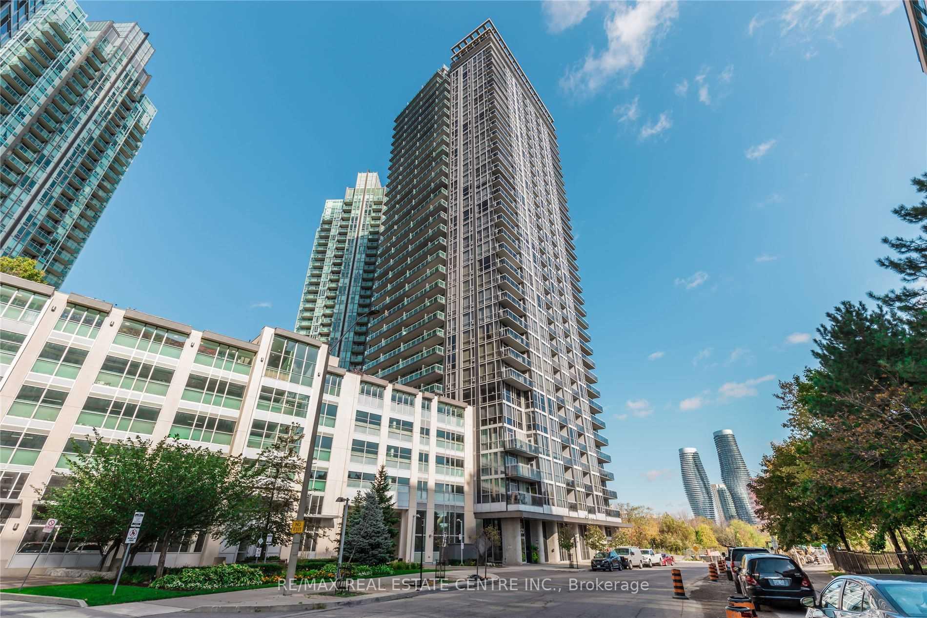 223 Webb Drive 2004, Mississauga, ON L5B 0E8
