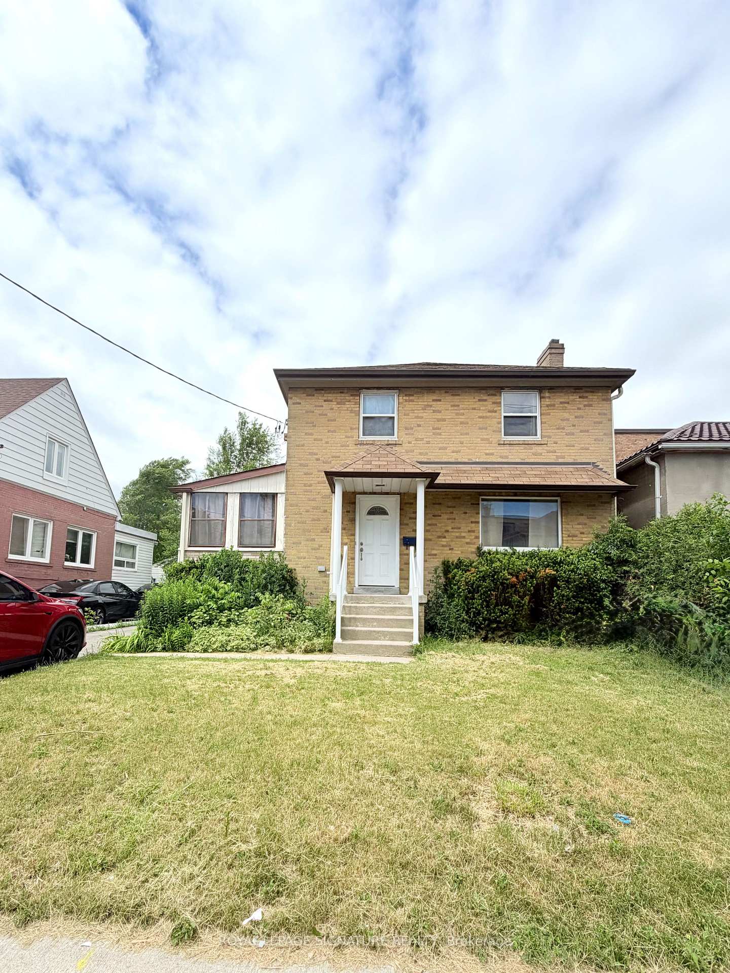 224 King Street, Toronto W04, ON M9N 1L7
