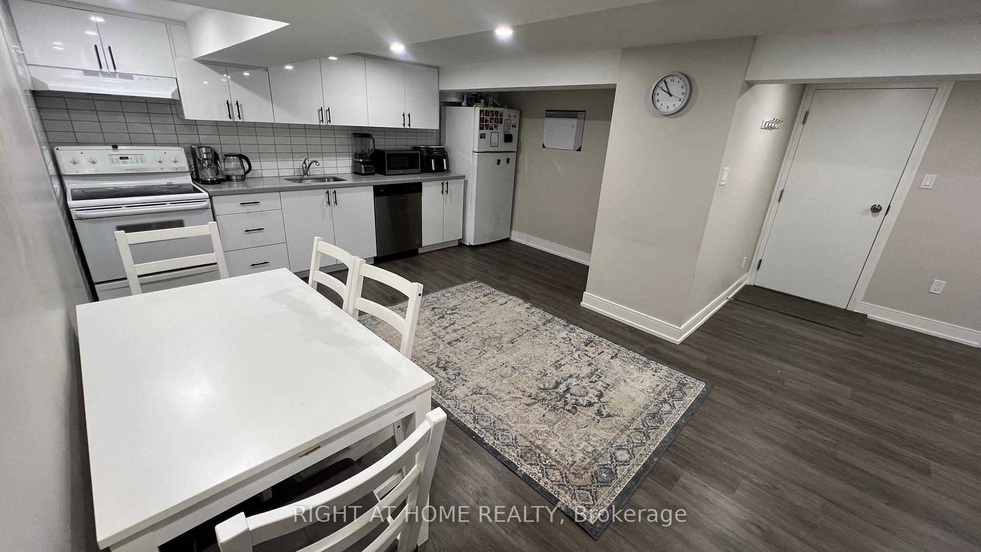 31 Northampton Dr Drive Lower, Toronto W08, ON M9B 4S5