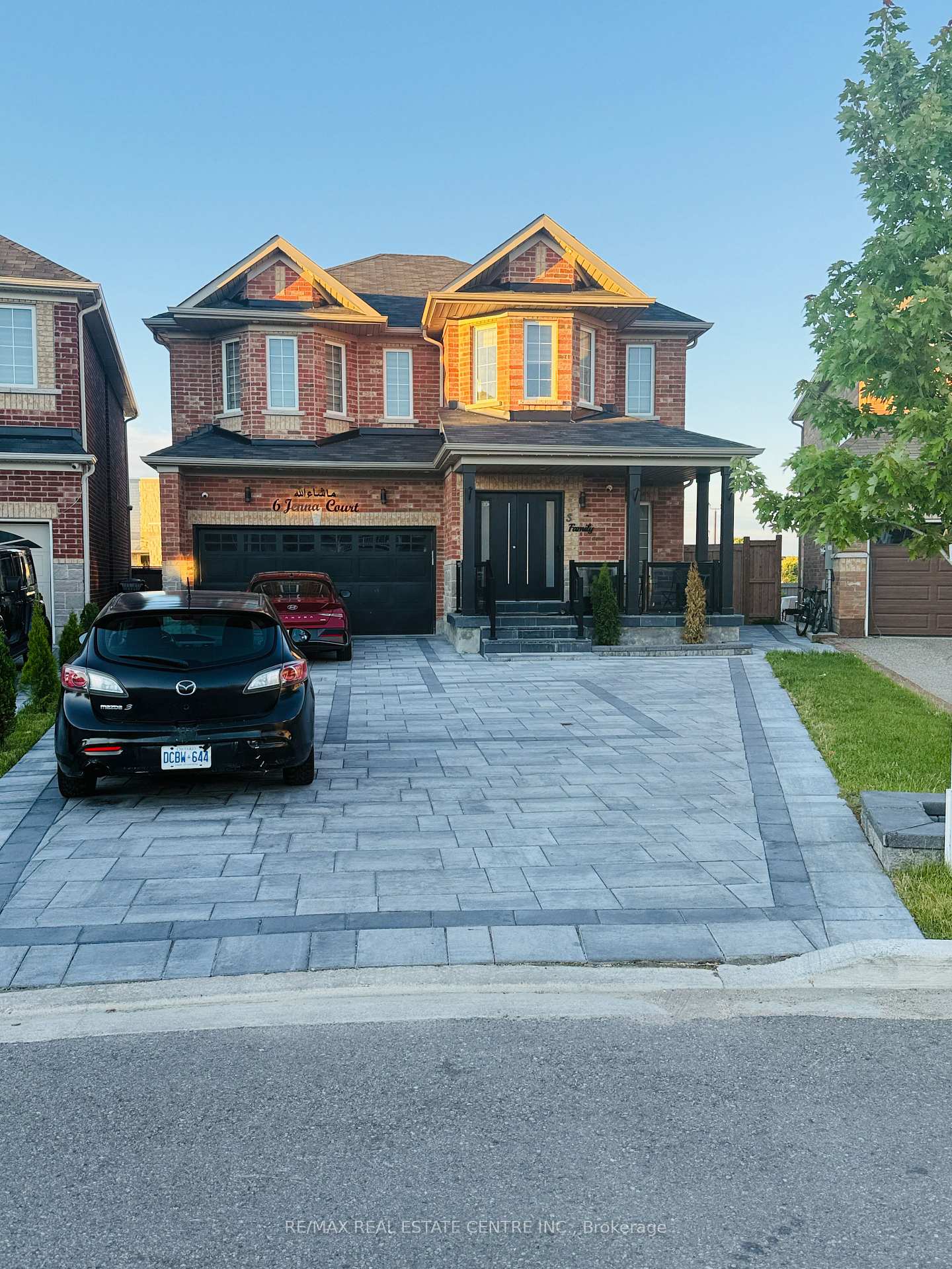 6 JENNA Court, Brampton, ON L6W 3W8