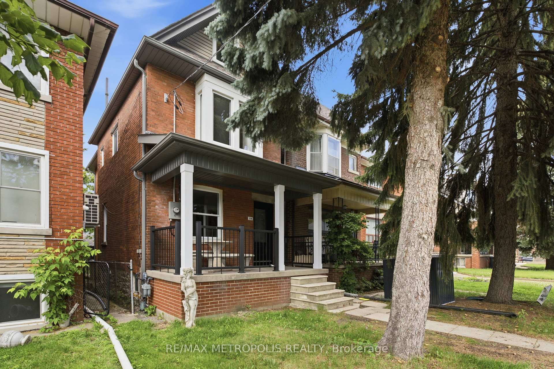 14 McRoberts Avenue, Toronto W03, ON M6E 4P4