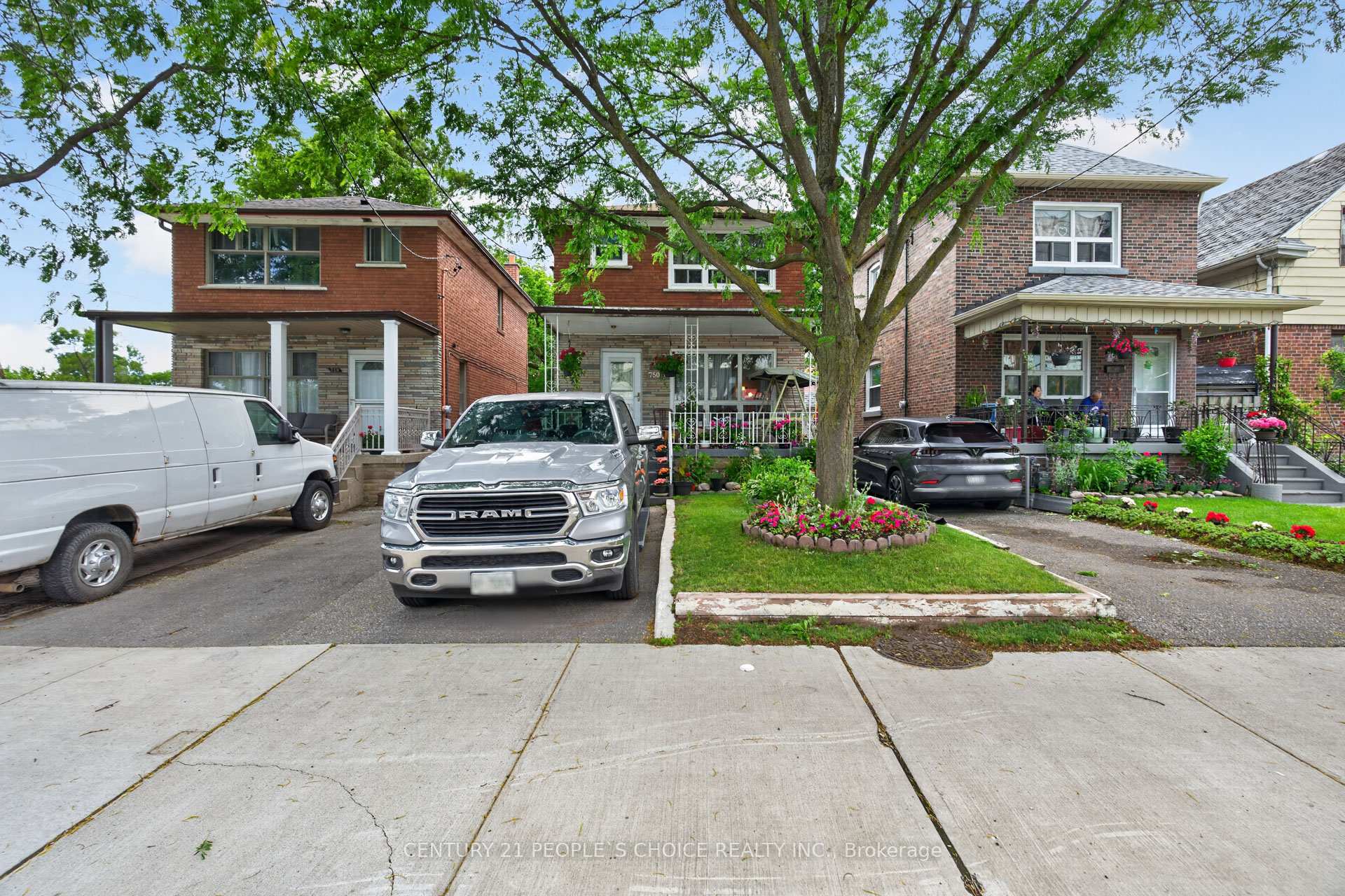 750 Jane Street, Toronto W03, ON M6N 4B2