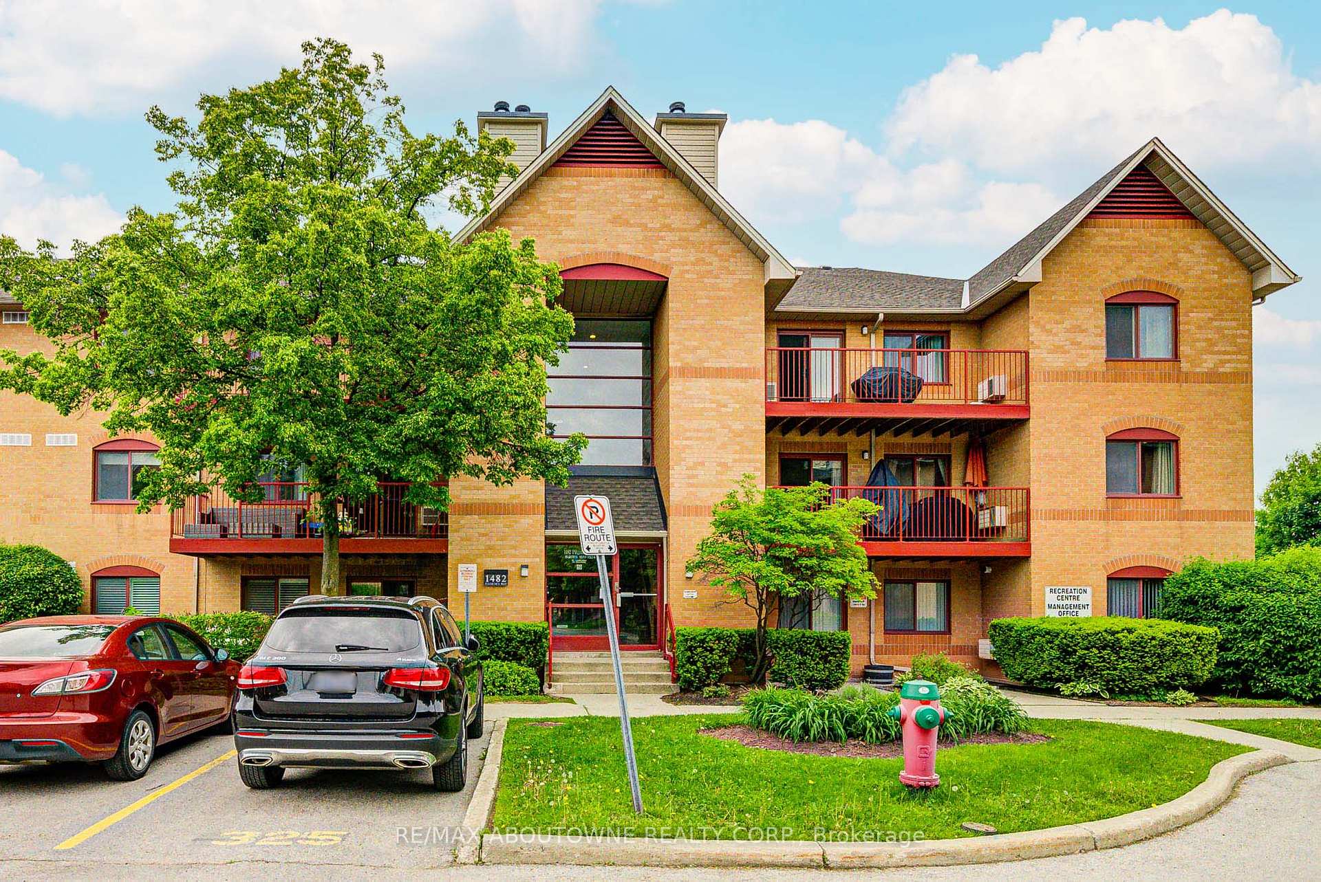 1482 Pilgrims Way 1514, Oakville, ON L6M 3G7