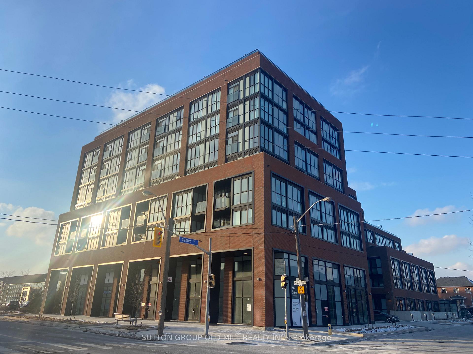 2300 St Clair Avenue W 417, Toronto W02, ON M6N 1K8