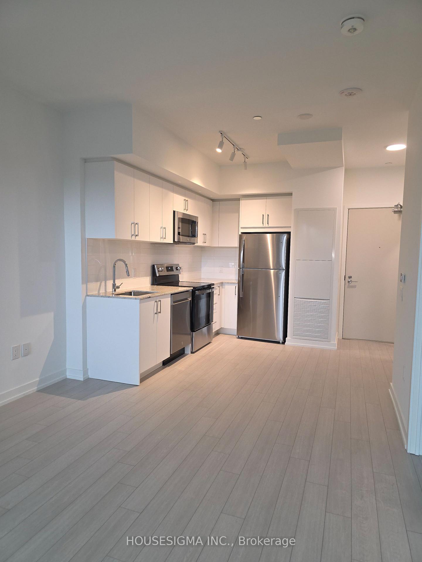 4010 Eglinton Avenue W 407, Toronto W09, ON M9A 0G5