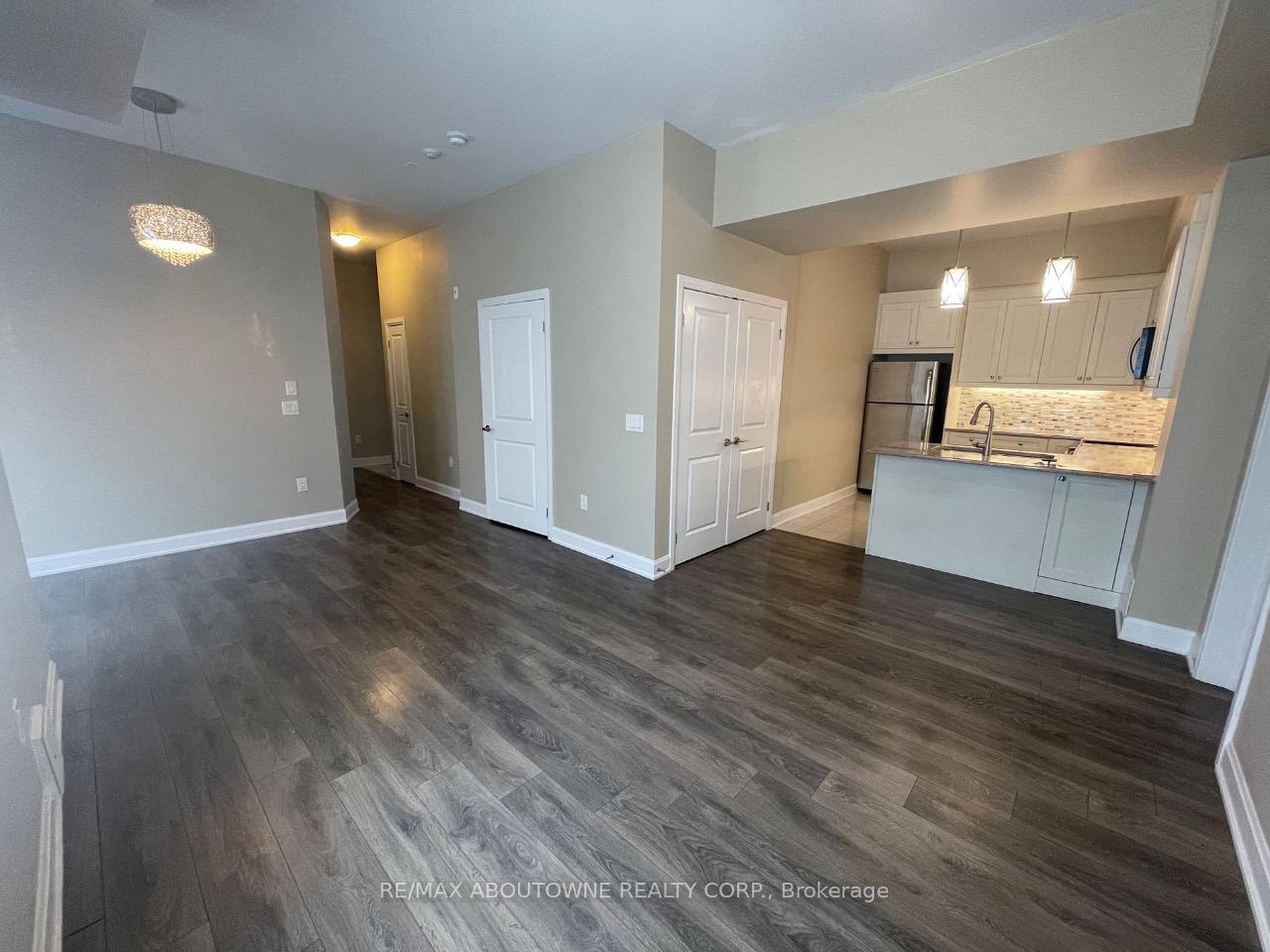 276 Gatwick Drive 101, Oakville, ON L6H 0K8