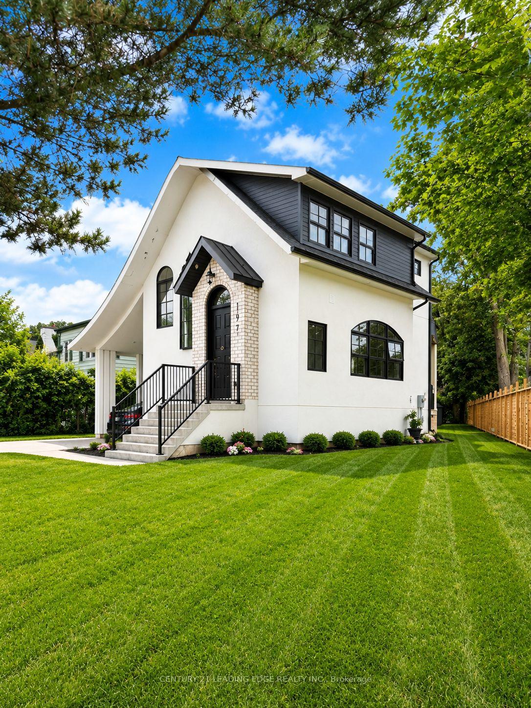 197 Glen Oak Drive, Oakville, ON L6K 2J3