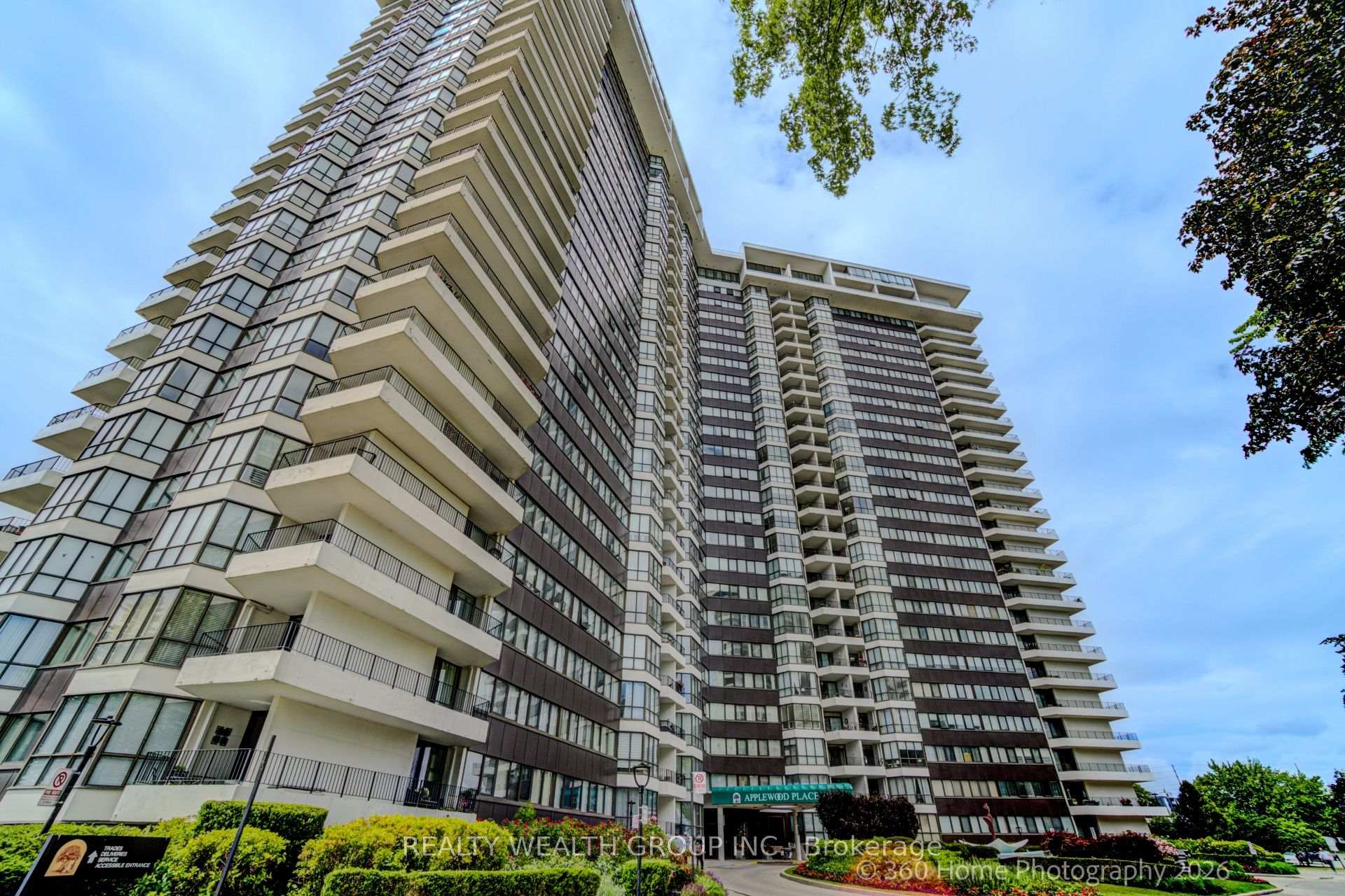 1333 Bloor St Street 619, Mississauga, ON L4Y 3T6