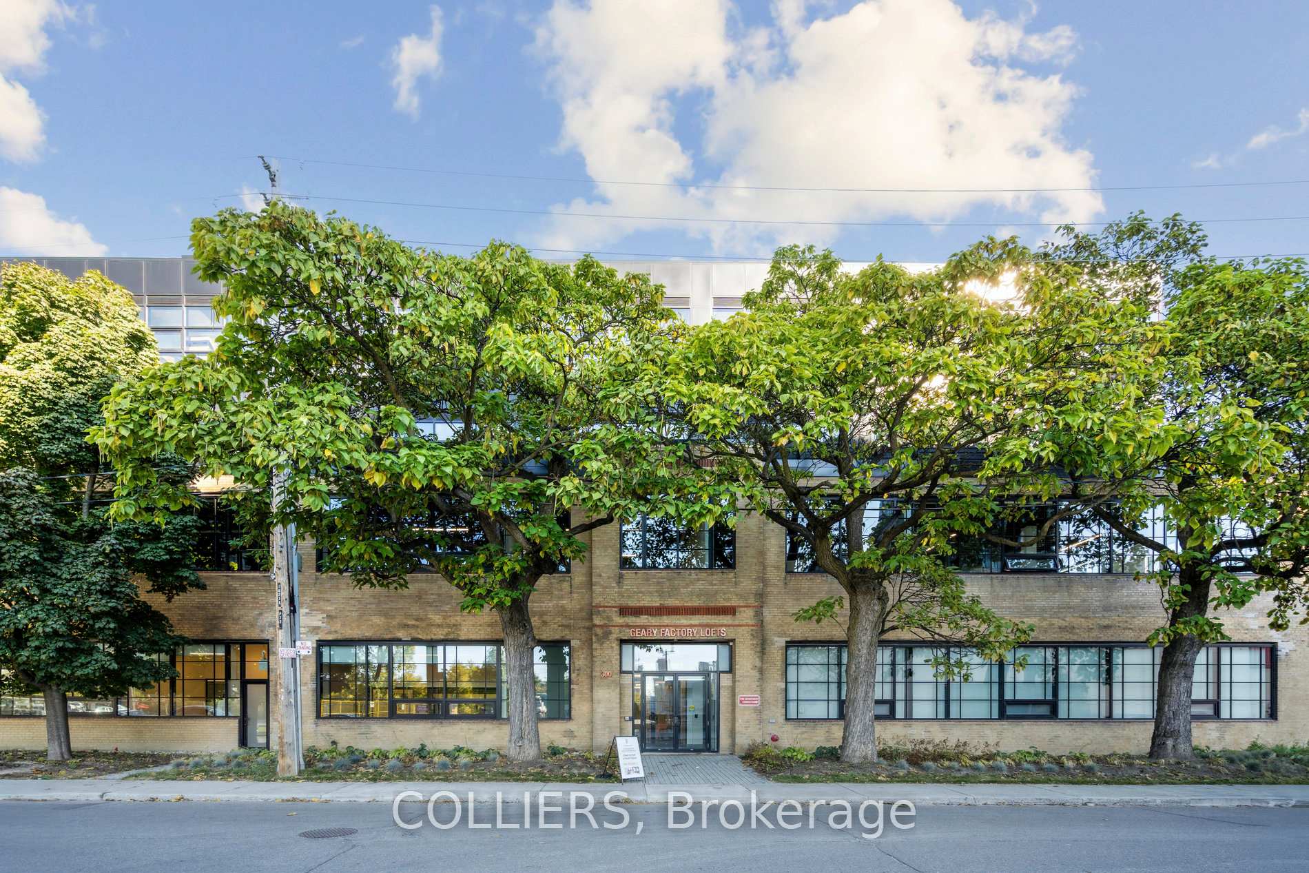 300 Geary Avenue 401, Toronto W02, ON M6H 5C5