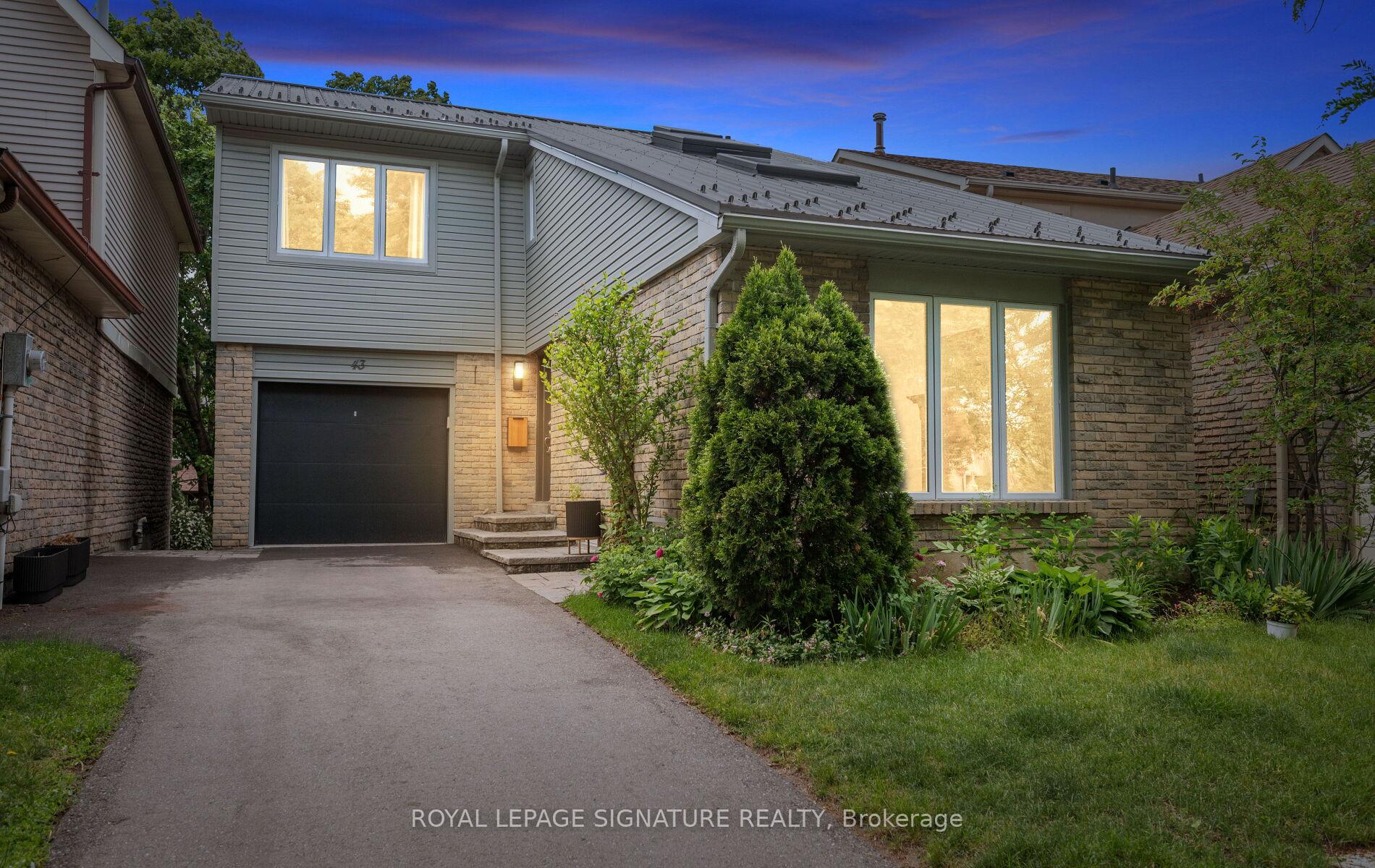 43 Hellensfield Crescent, Toronto W08, ON M9C 5E5