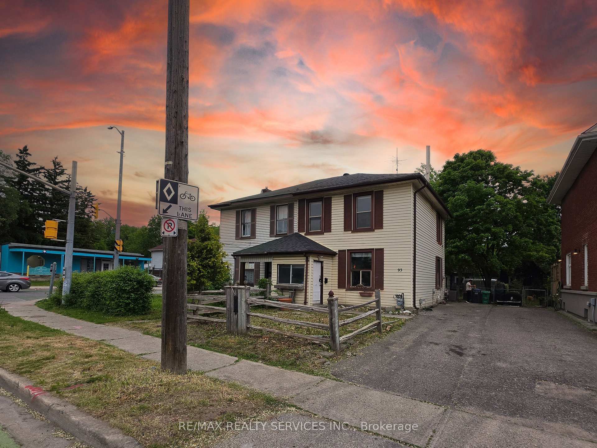 93 Church Street E, Brampton, ON L6V 1G5