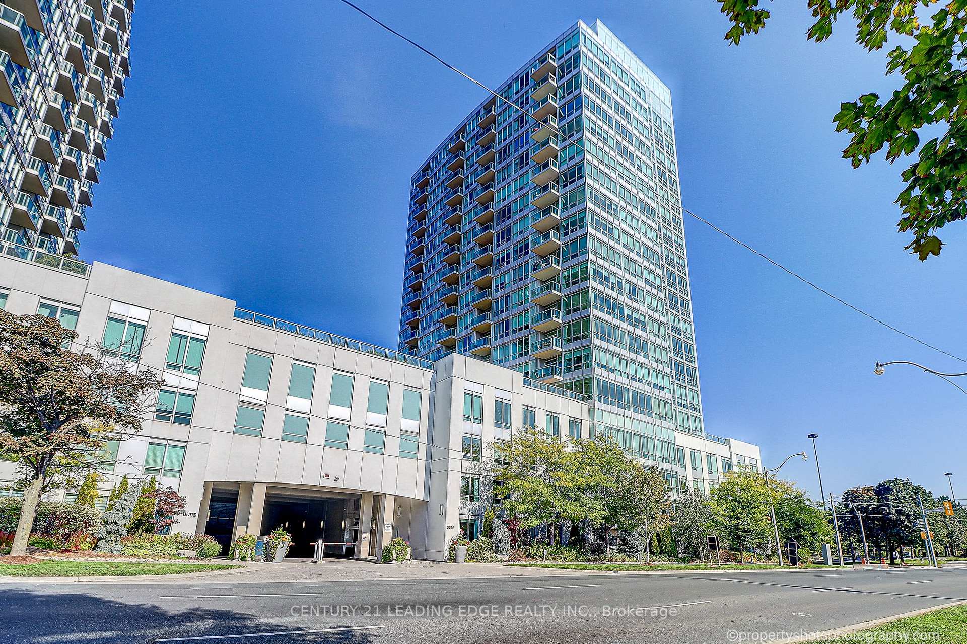 1900 Lakeshore Boulevard 303, Toronto W01, ON M6S 1A4