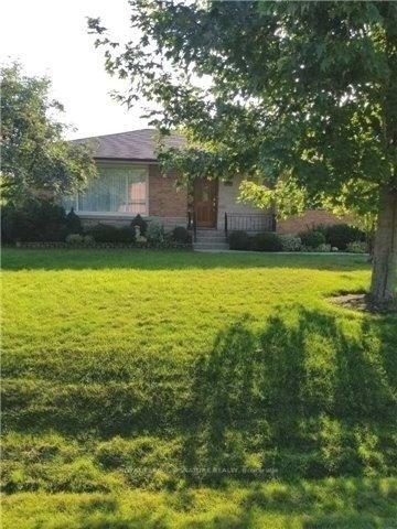 216 Wales Crescent, Oakville, ON L6L 3X7