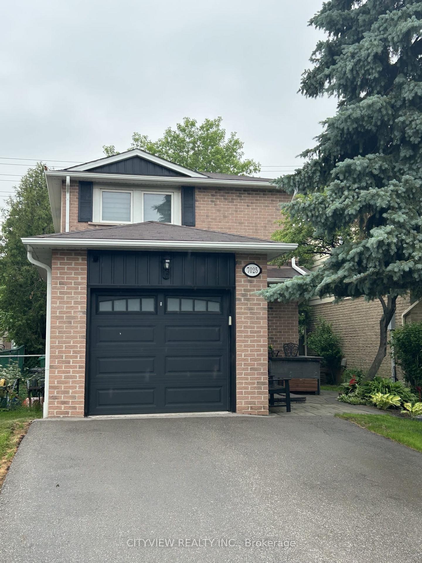 7025 Hickling Crescent, Mississauga, ON L5N 5A6