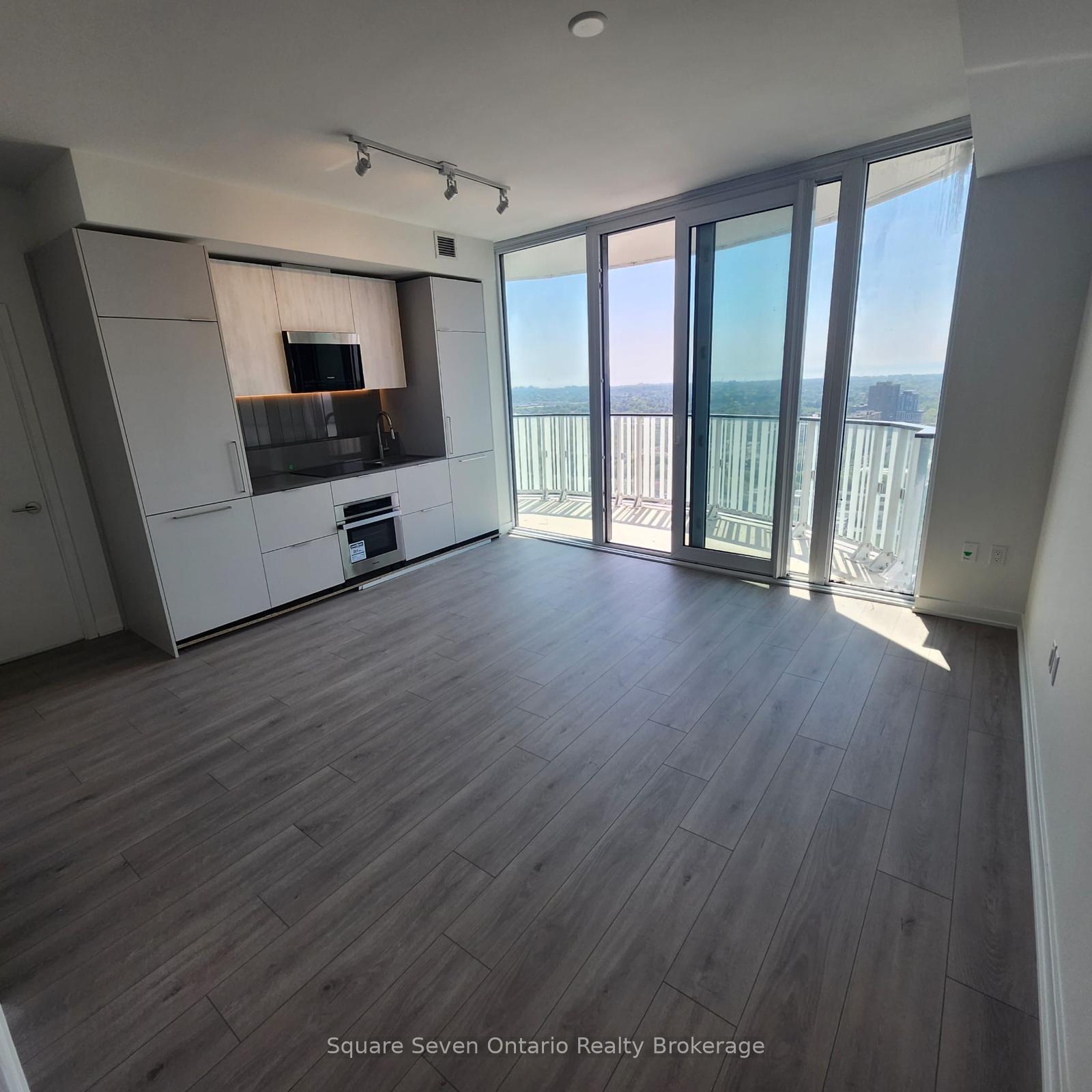 1 Fairview Road 3002, Mississauga, ON L5A 4C6