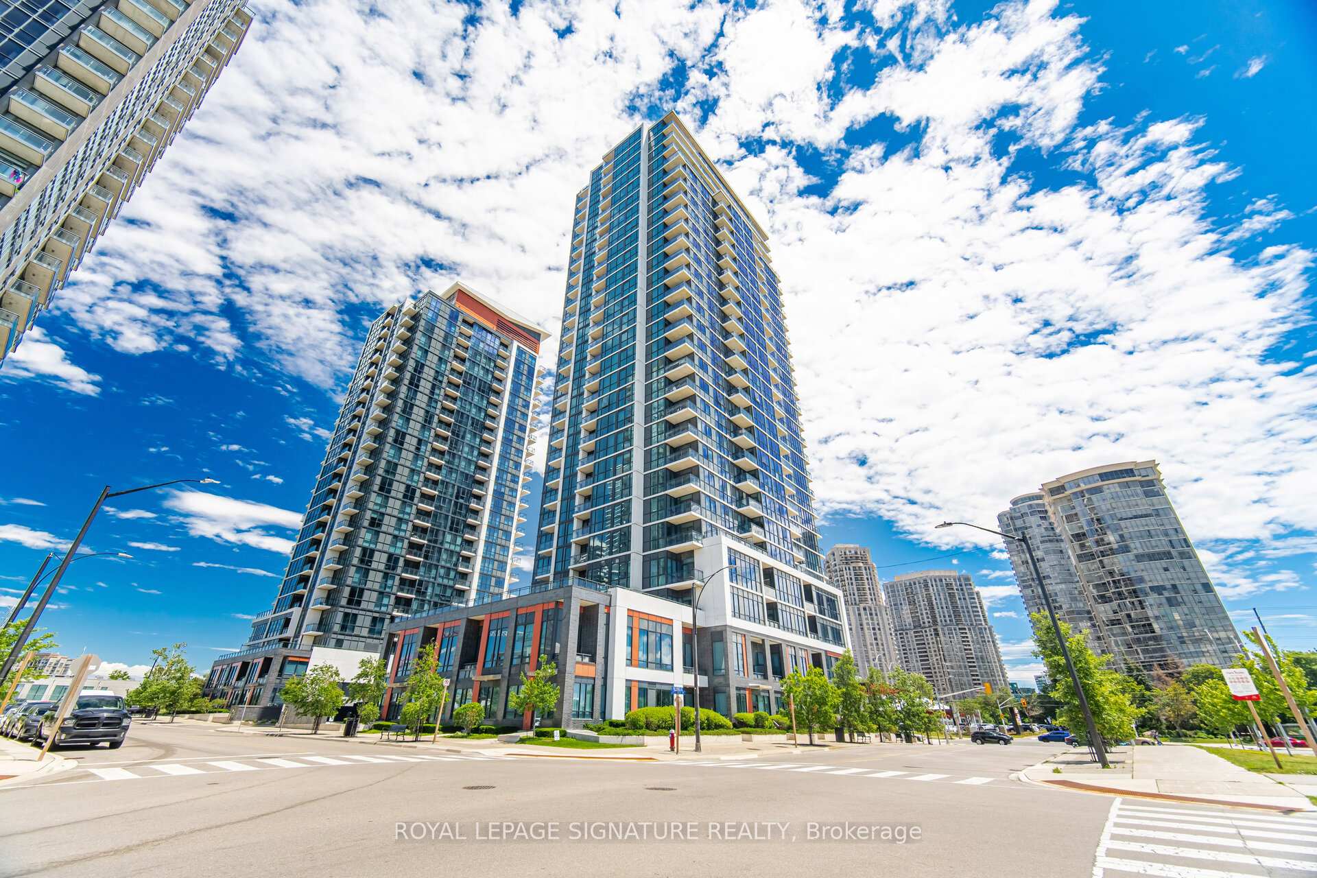 75 Eglinton Avenue W 2006, Mississauga, ON L5R 0E5