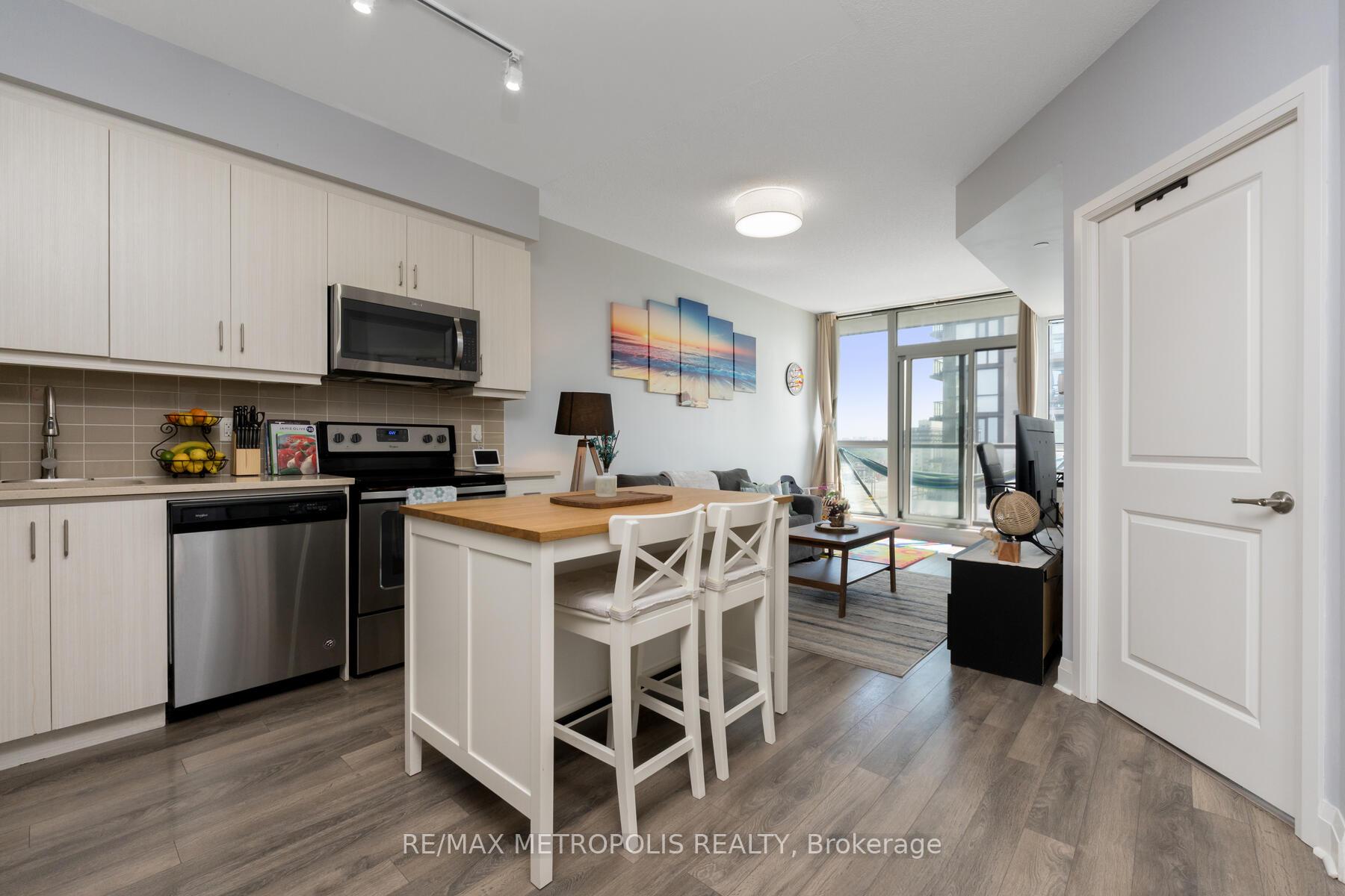 15 Zorra Street 503, Toronto W08, ON M8Z 0C1