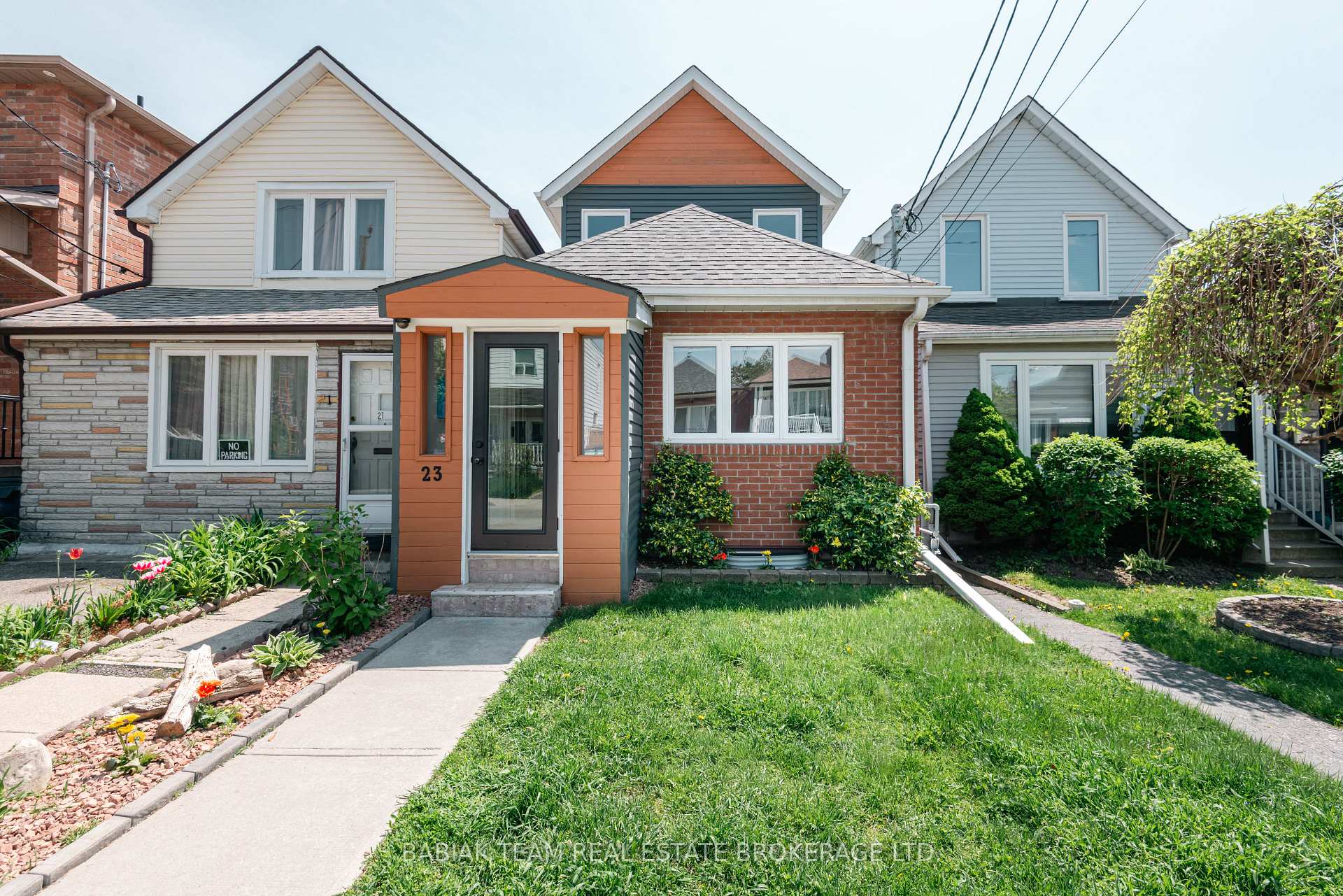 23 Teignmouth Avenue, Toronto W03, ON M6E 1S6