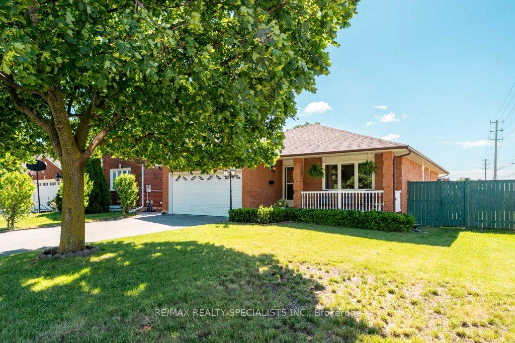 330 Hickory Circle, Oakville, ON L6H 4T5