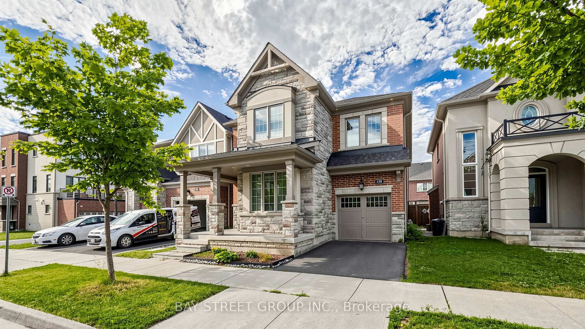 170 Fowley Drive, Oakville, ON L6H 0M8