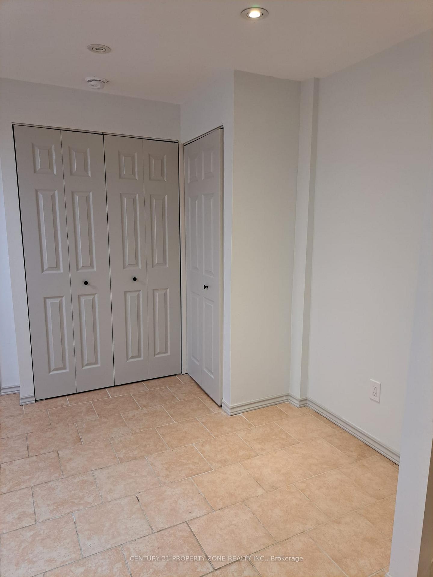 3281 Sunlight Street, Mississauga, ON L5M 0G7