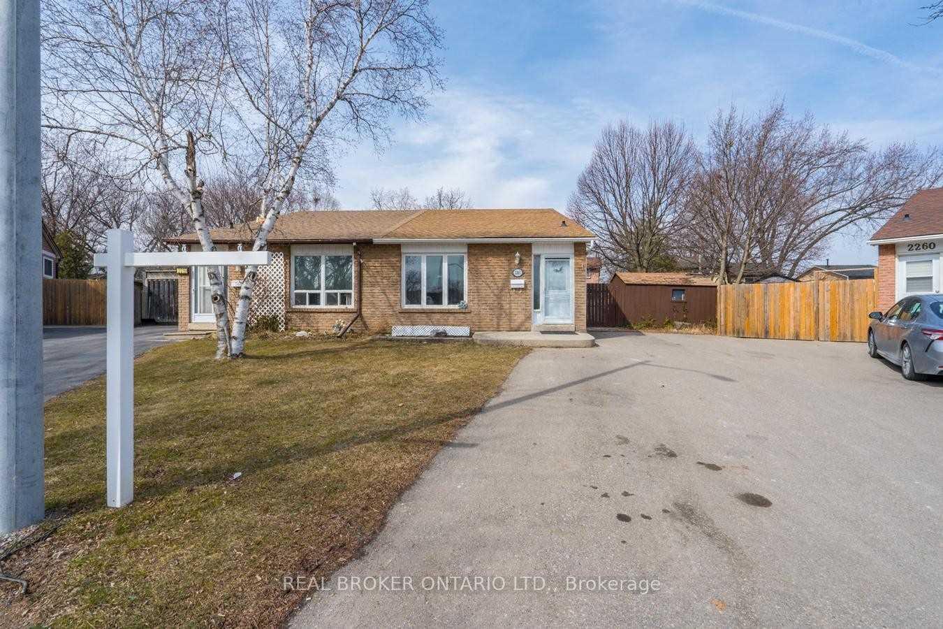 2261 Hanbury Court Lower, Burlington, ON L7P 3V4
