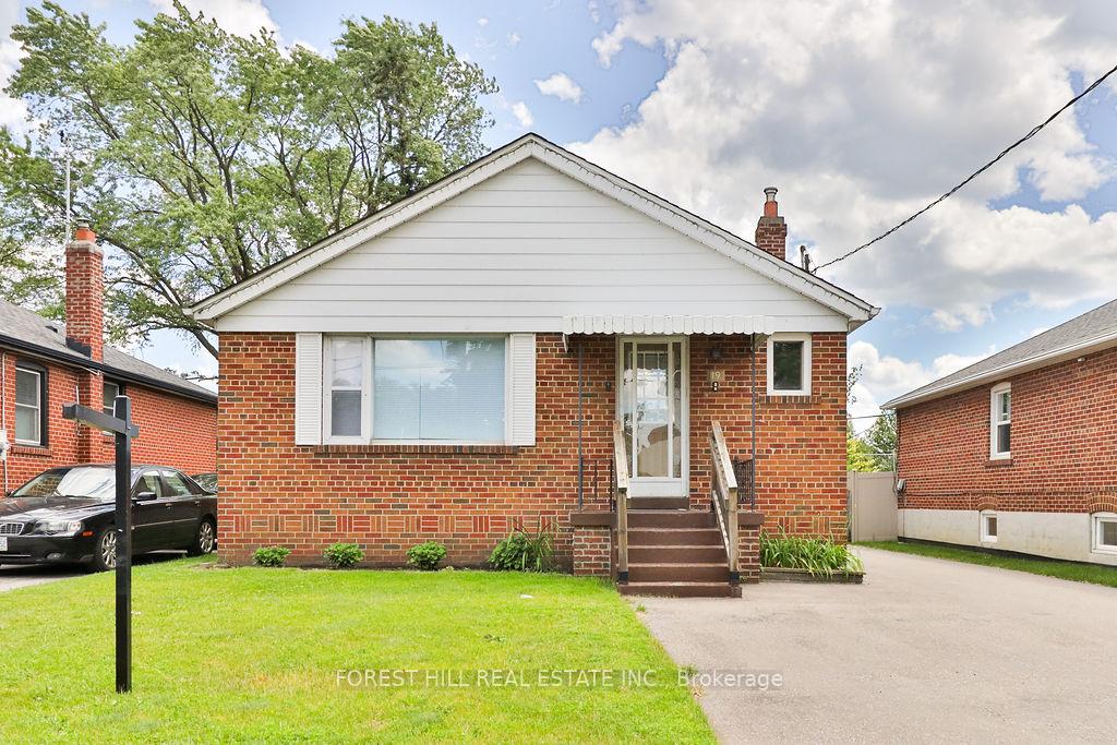 19 Silvercrest Avenue, Toronto W06, ON M8W 2S3
