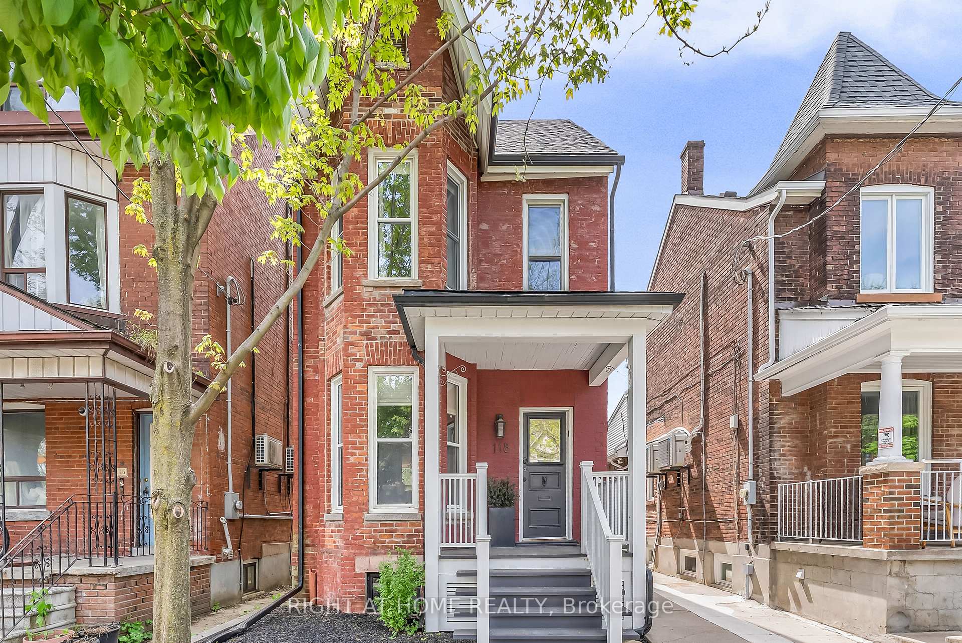 118 Lansdowne Avenue, Toronto W01, ON M6K 2V9