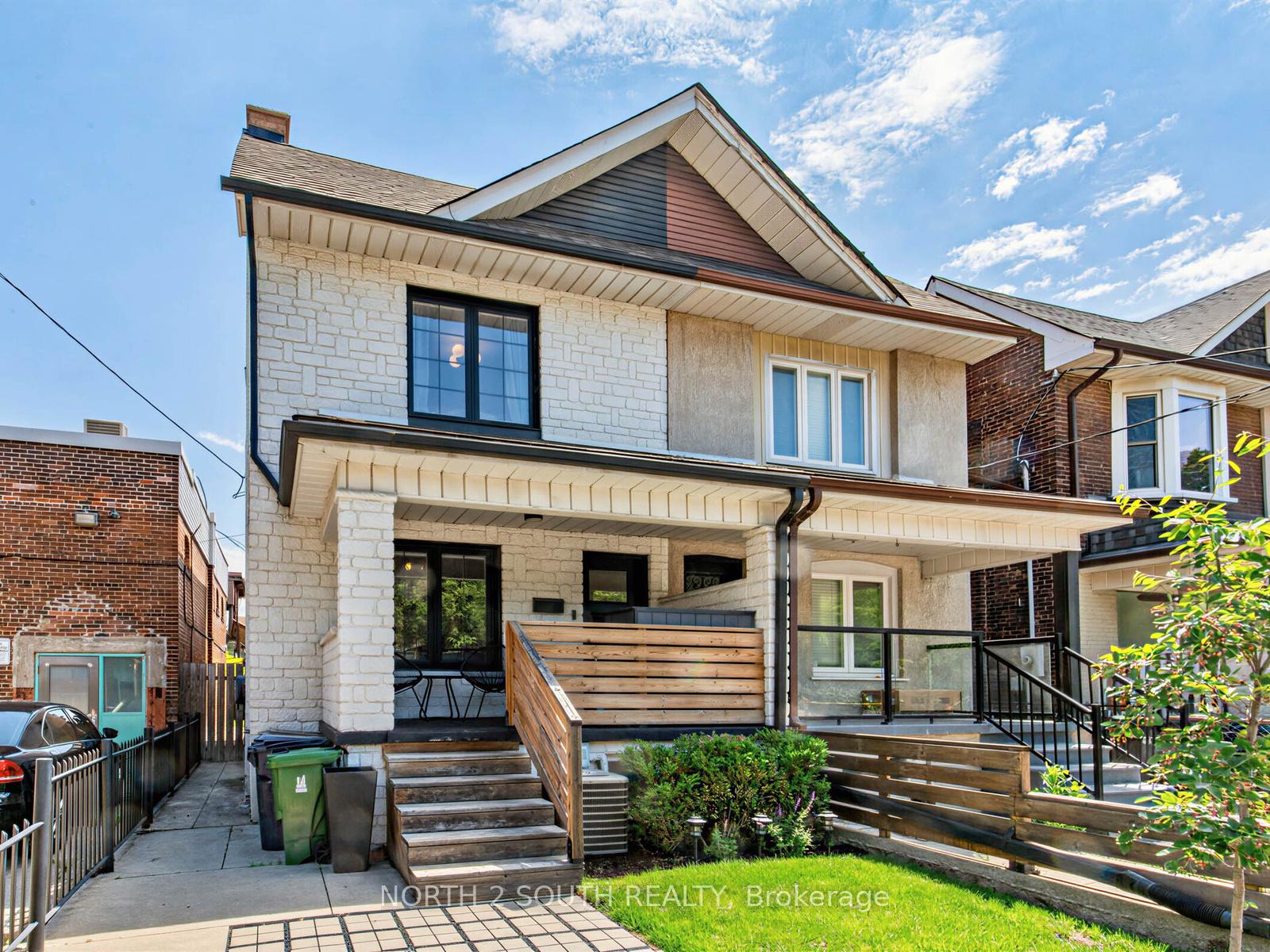 68 Hounslow Heath Road, Toronto W03, ON M6N 1G8