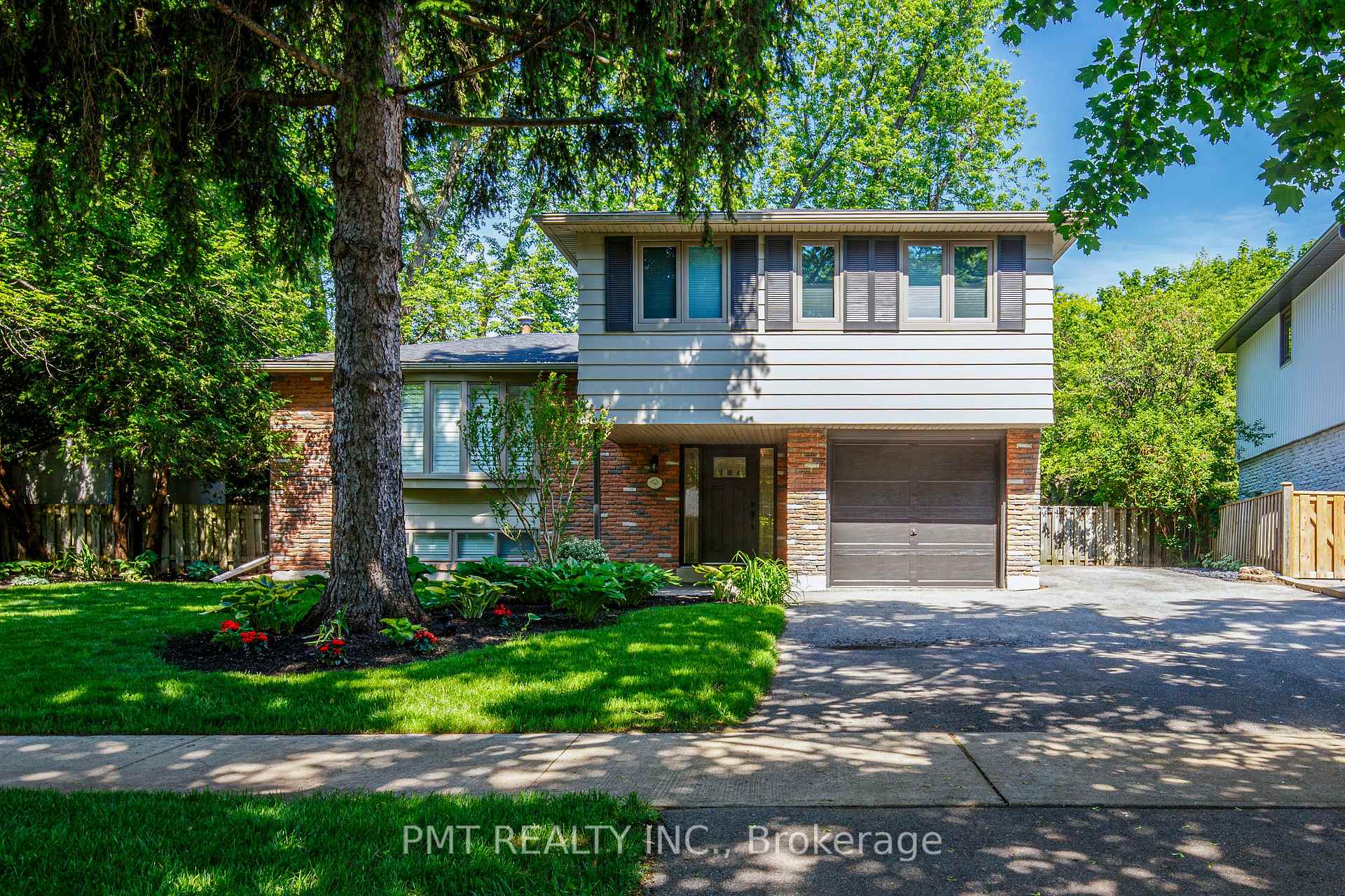 491 Maple Avenue, Oakville, ON L6J 2J5