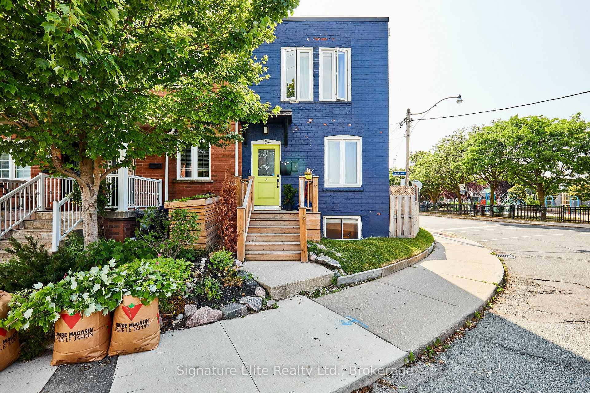 154 Mulock Avenue, Toronto W02, ON M6N 3C6