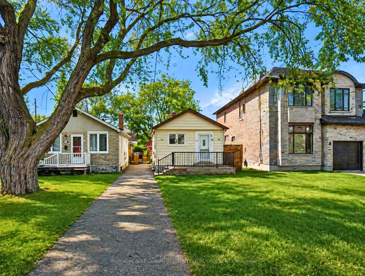 22 Albright Avenue, Toronto W06, ON M8W 1X1