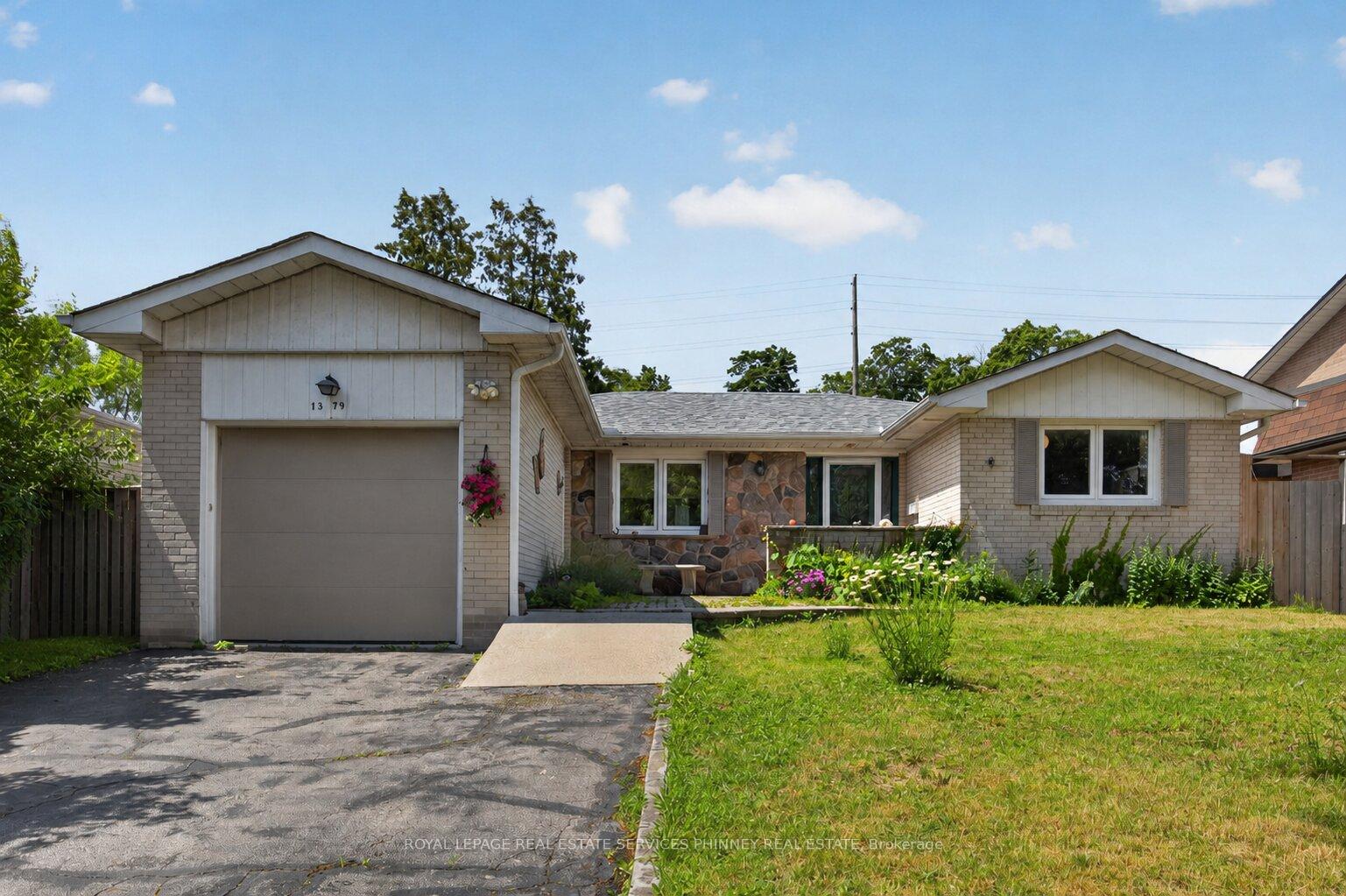 1379 Tyneburn Crescent, Mississauga, ON L4X 1P6