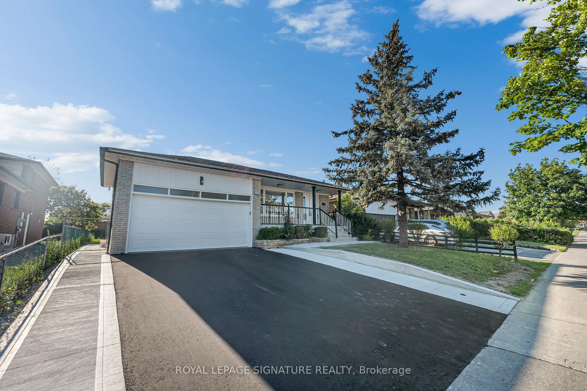 3263 Morning Star Drive, Mississauga, ON L4T 1X6