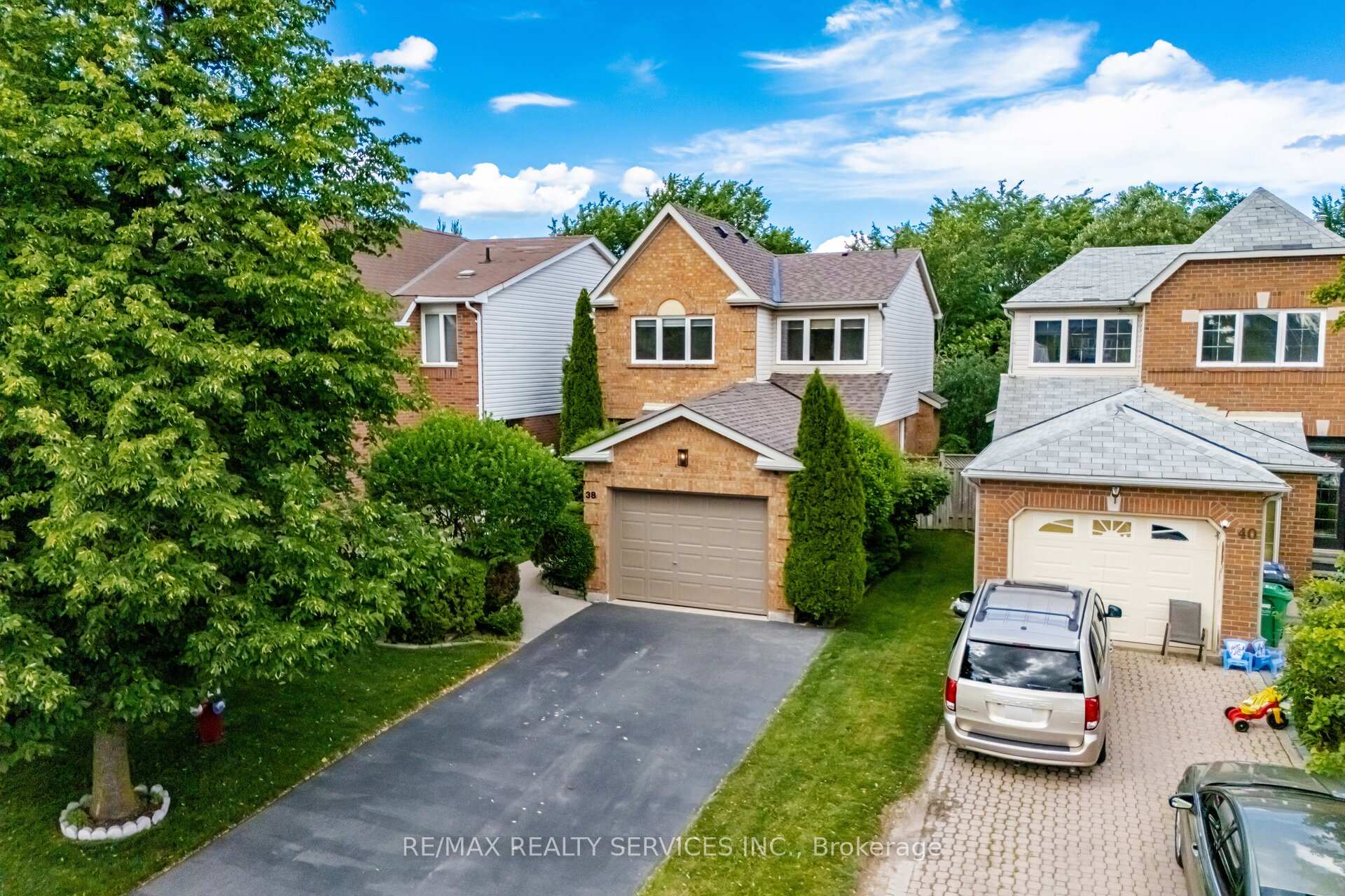 38 Furrows End, Brampton, ON L6Z 4S5