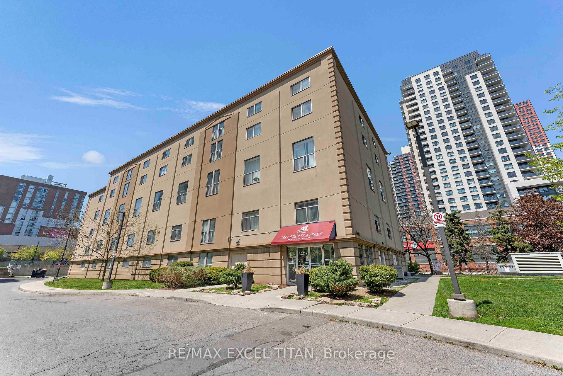 1407 Dupont Street 409, Toronto W02, ON M6H 2B1