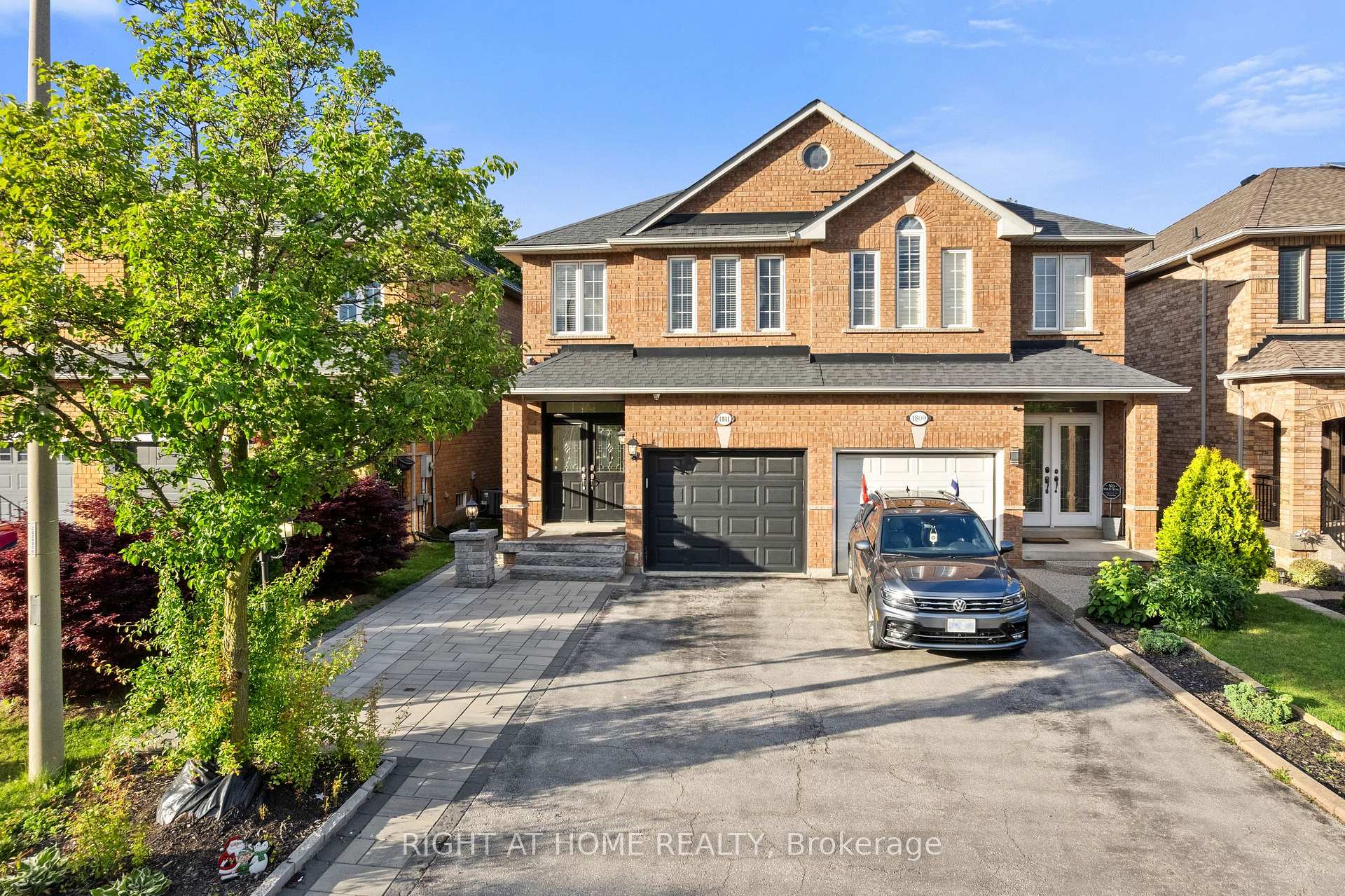 1811 Creek Way, Burlington, ON L7L 6R1