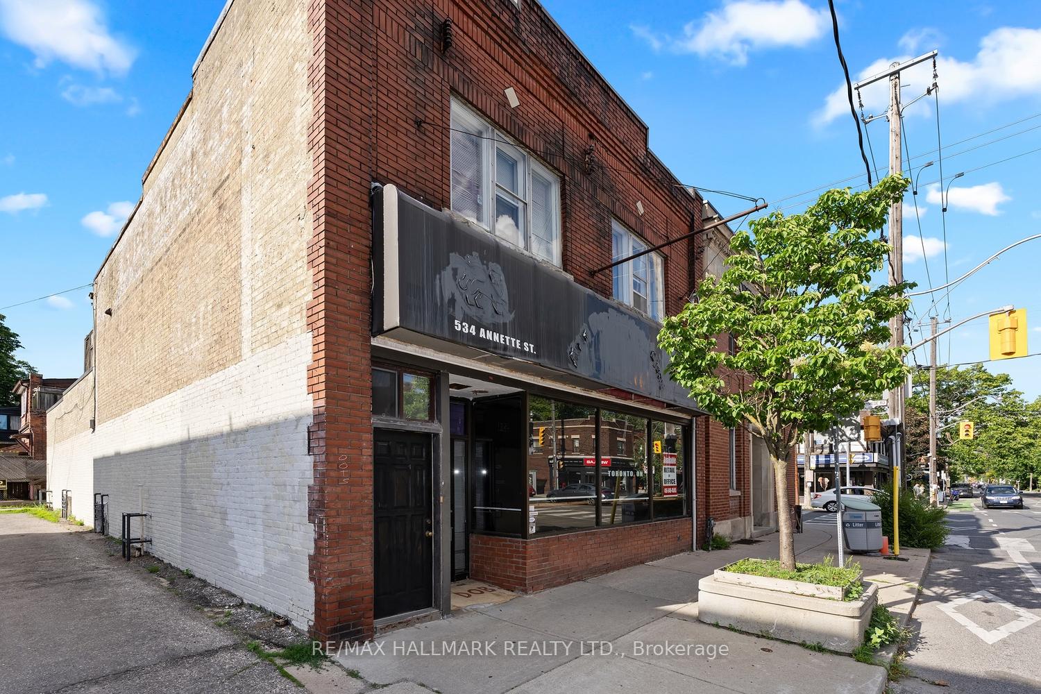 534 Annette Street, Toronto W02, ON M6S 2C2