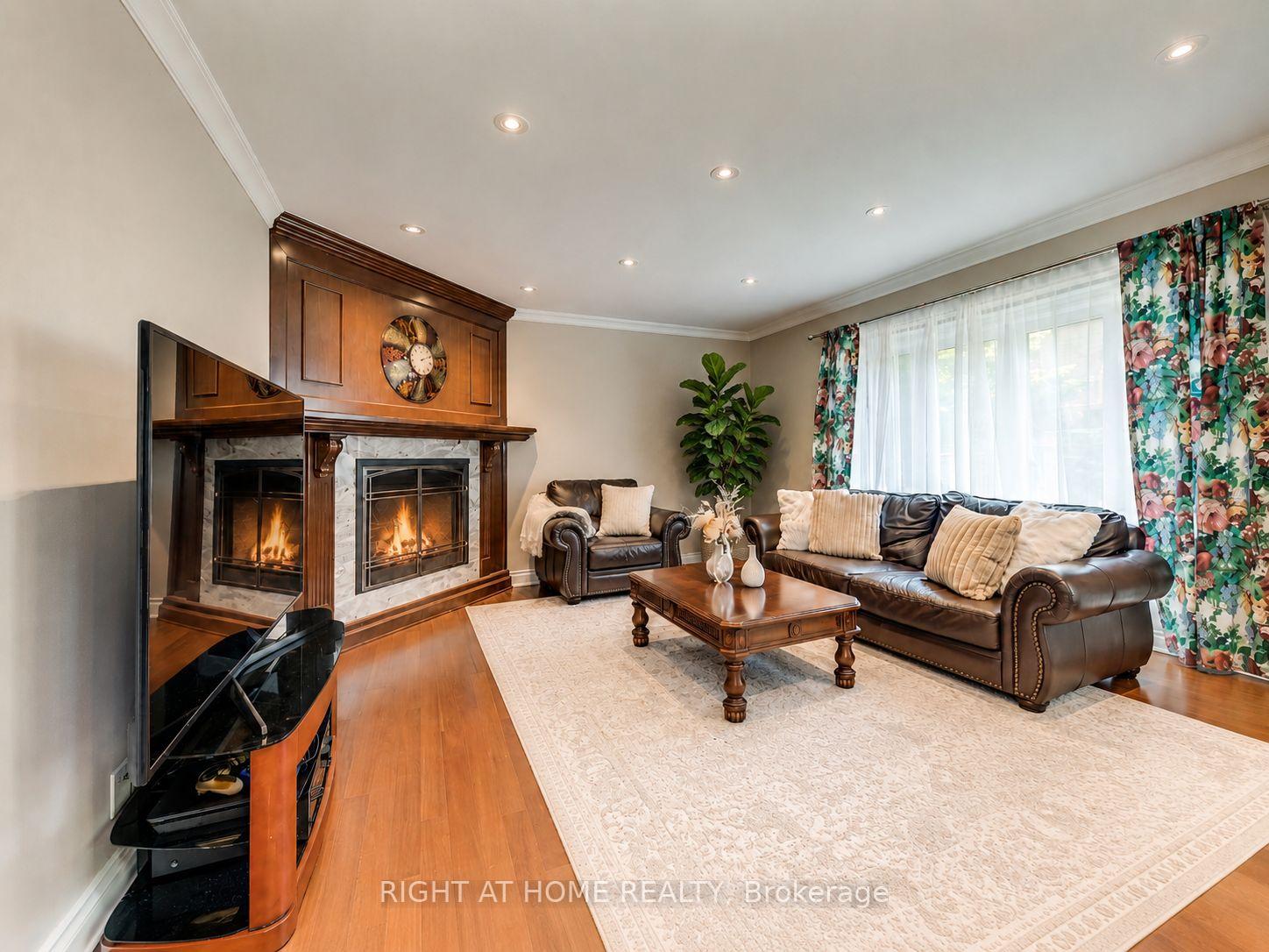 1311 Playter Place, Oakville, ON L6M 2V1
