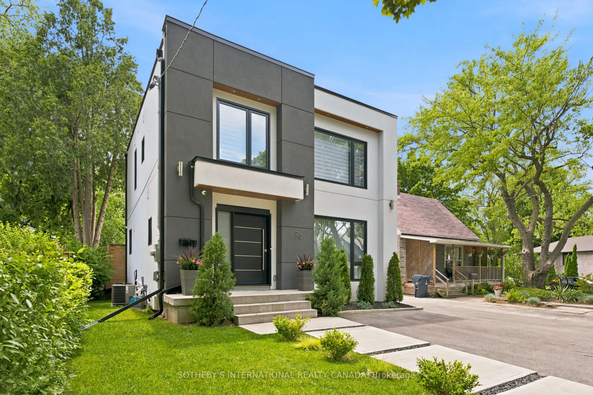 20 Uno Drive, Toronto W07, ON M8Z 3N6