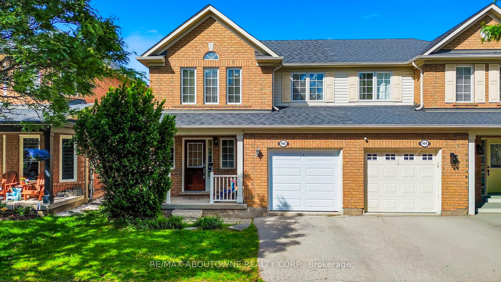 902 Gazley Circle, Milton, ON L9T 6L7