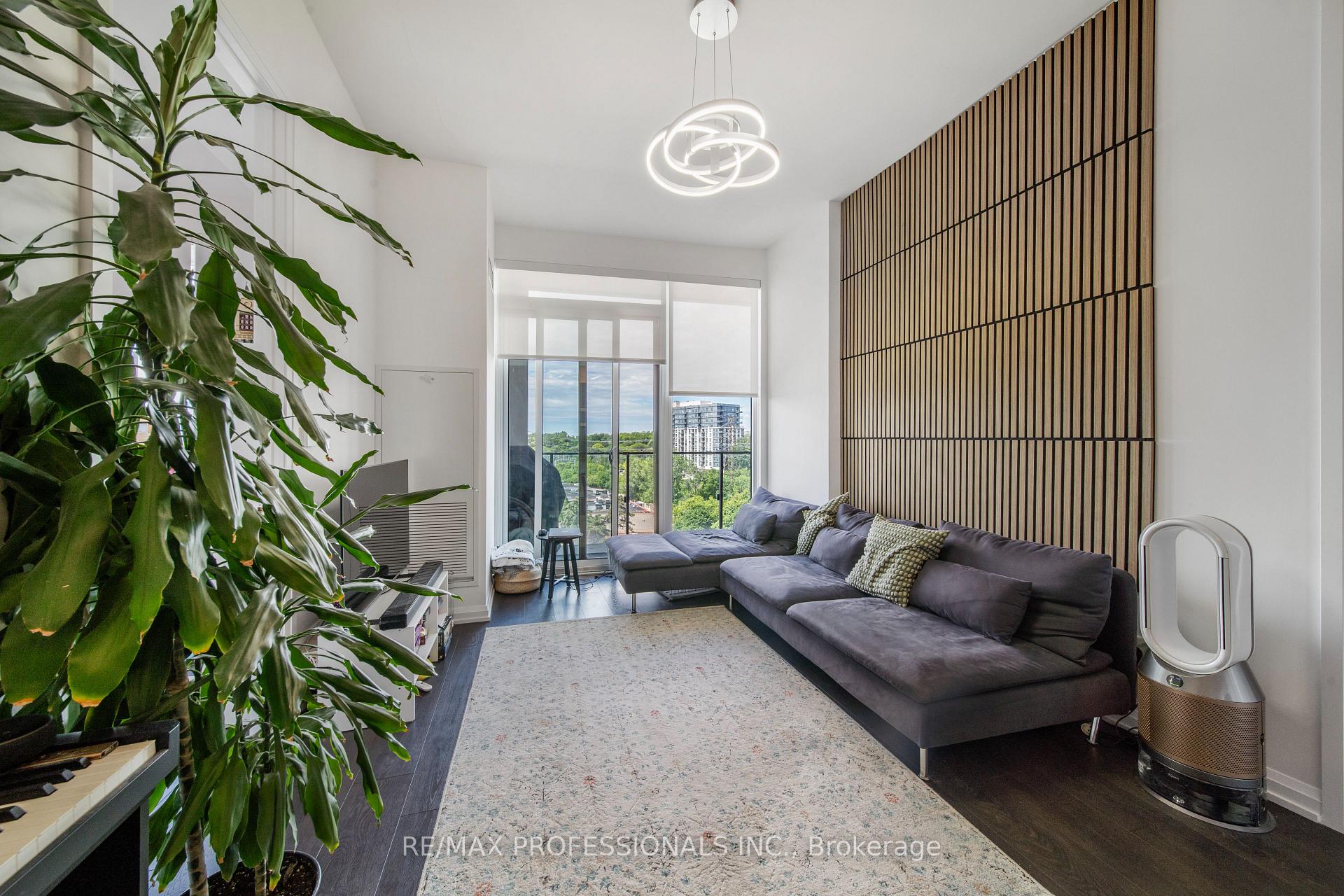 4208 Dundas Street W 711, Toronto W08, ON M8X 1Y6