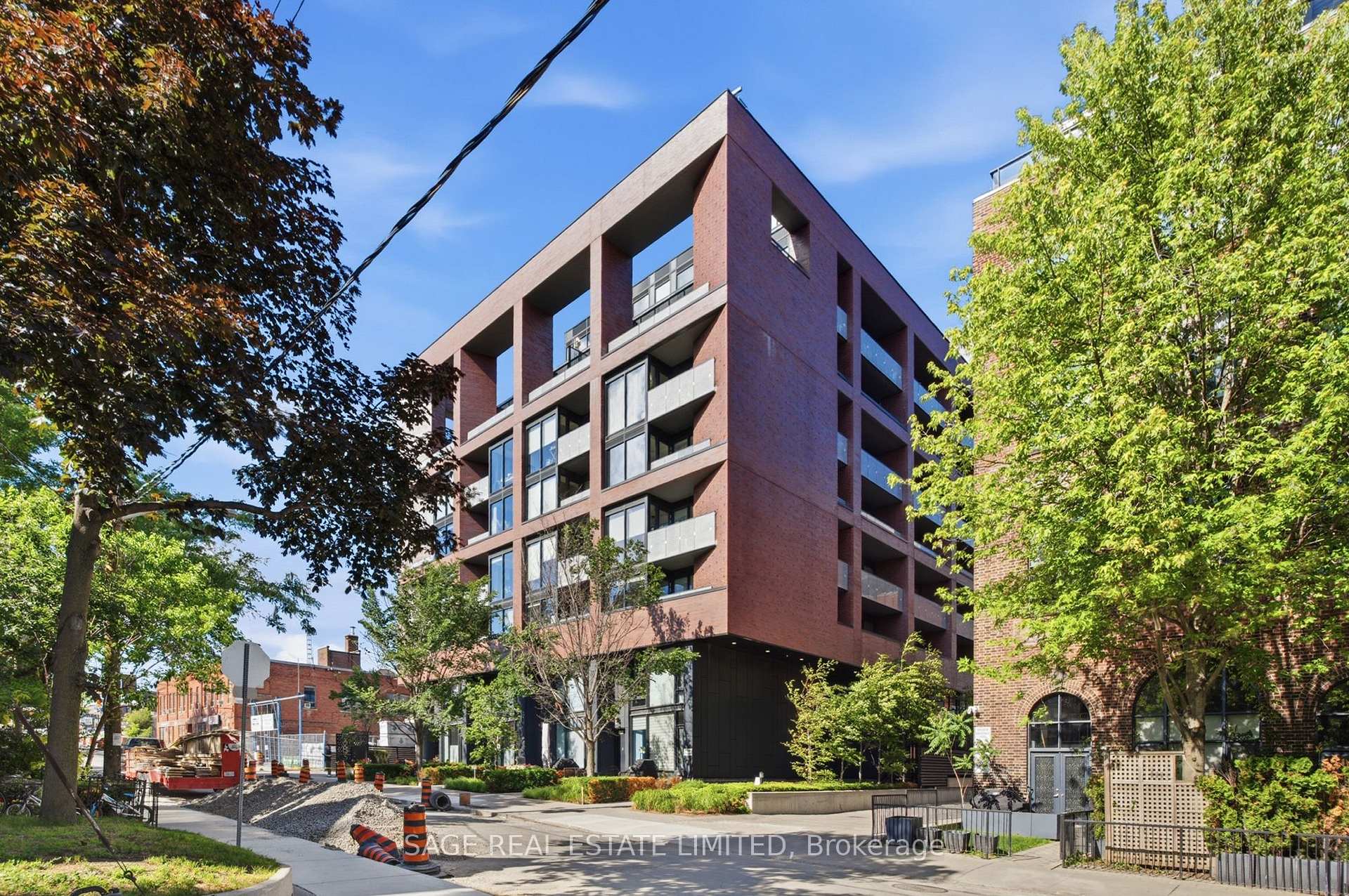 383 Sorauren Avenue 706, Toronto W01, ON M6R 2G5