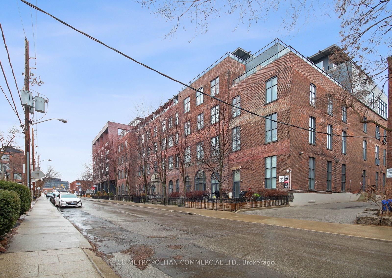 363 Sorauren Avenue 405, Toronto W01, ON M6R 3C2