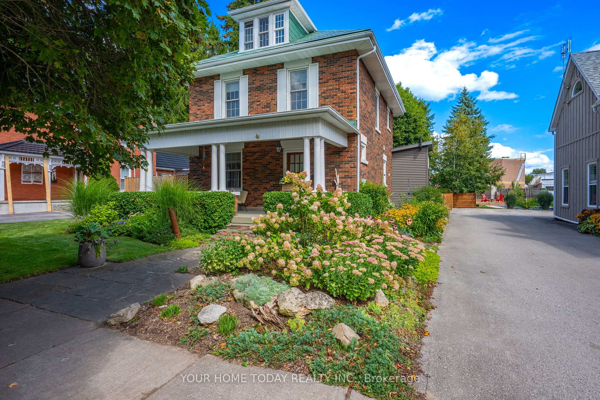 17 Park Avenue, Halton Hills, ON L7J 1Y3