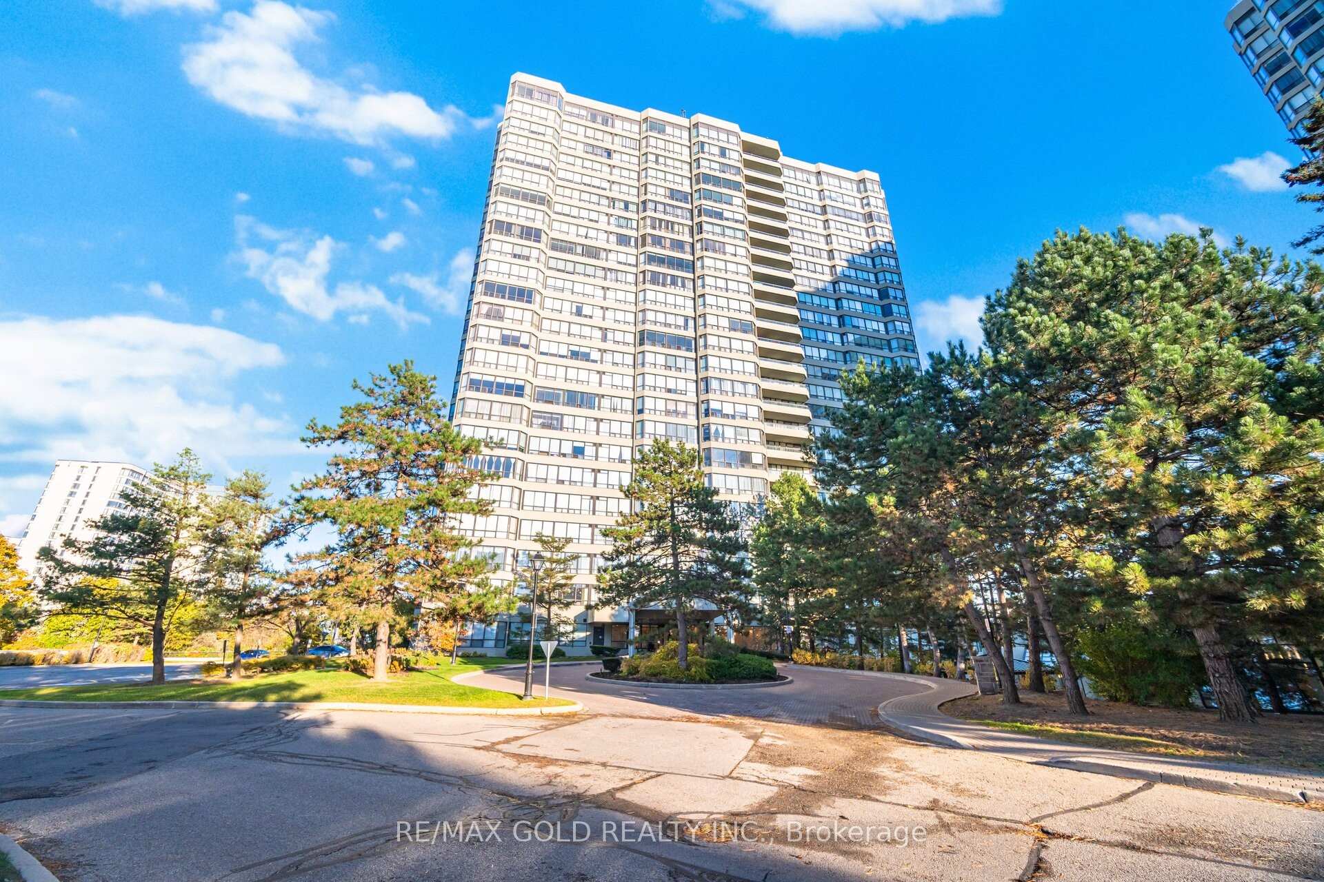 22 Hanover Road 1908, Brampton, ON L6S 5K7