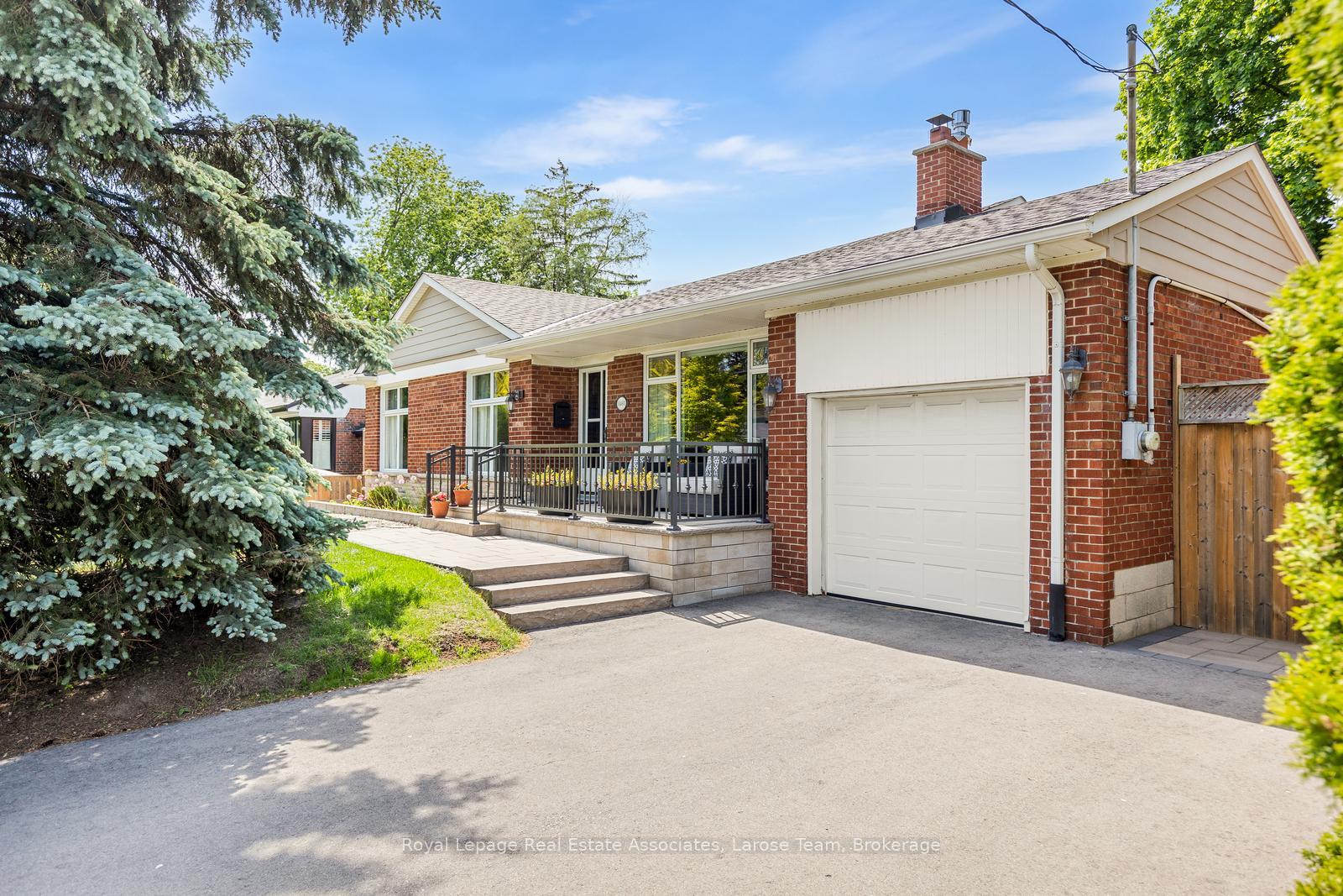 1481 Glenwatson Drive, Mississauga, ON L5E 2V8