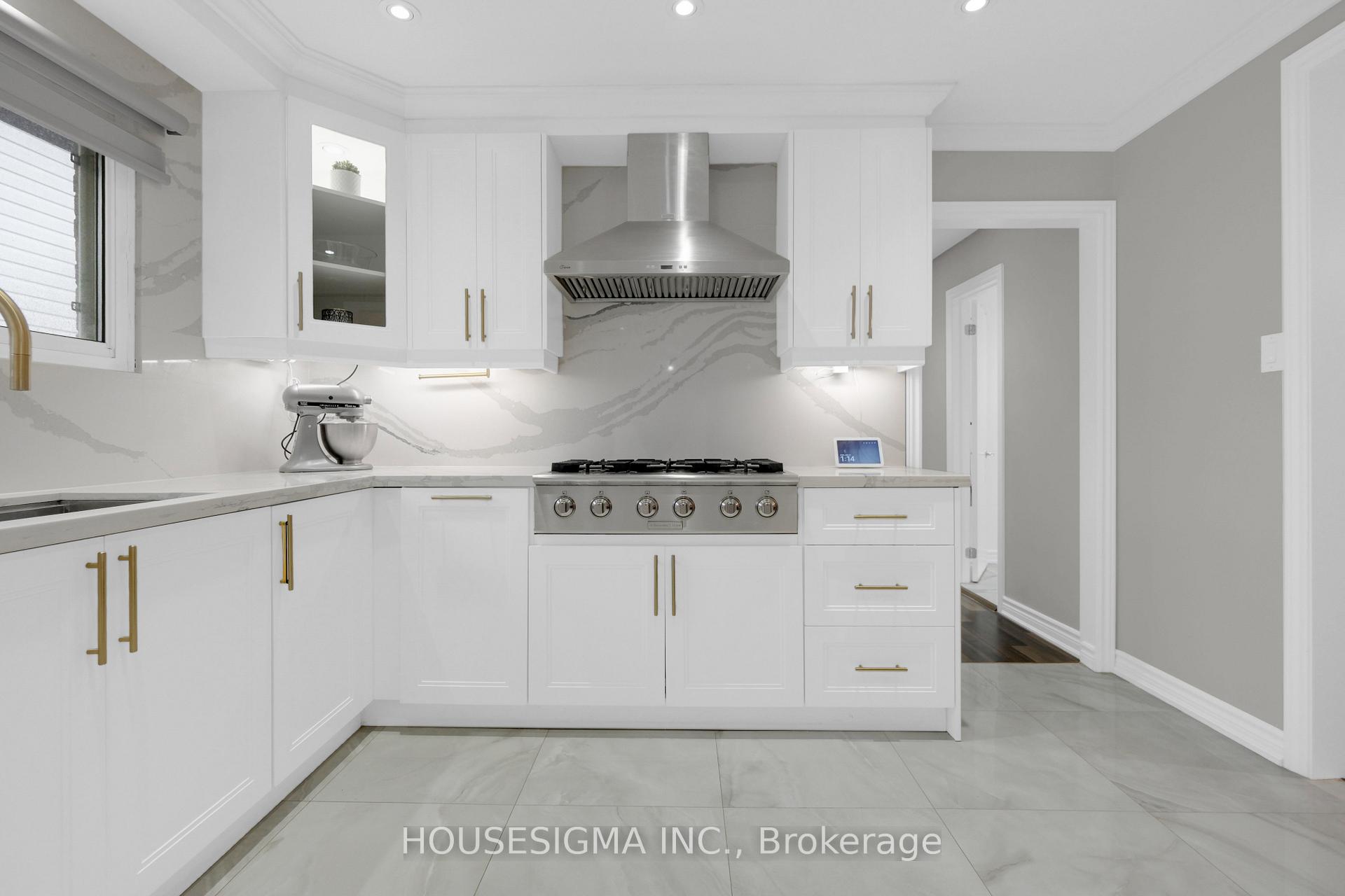 2663 Hortense Road, Mississauga, ON L5L 1V6
