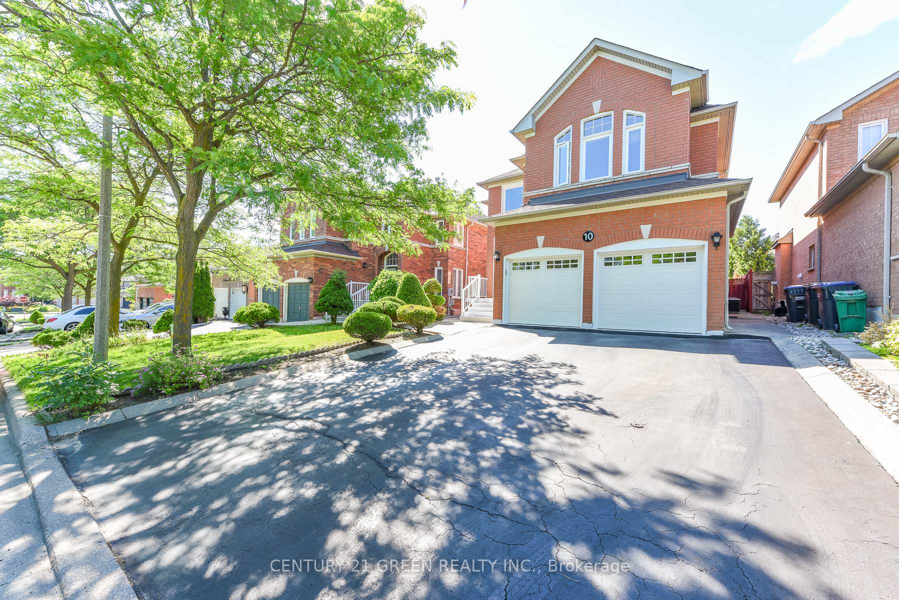 10 Sierra Peak Court, Brampton, ON L6R 2B3