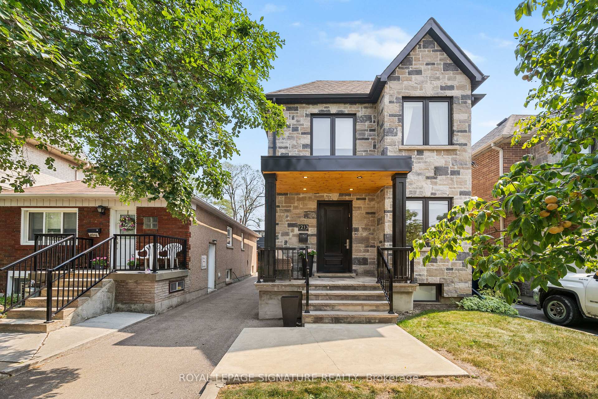 1213 Glencairn Avenue, Toronto W04, ON M6B 2B6